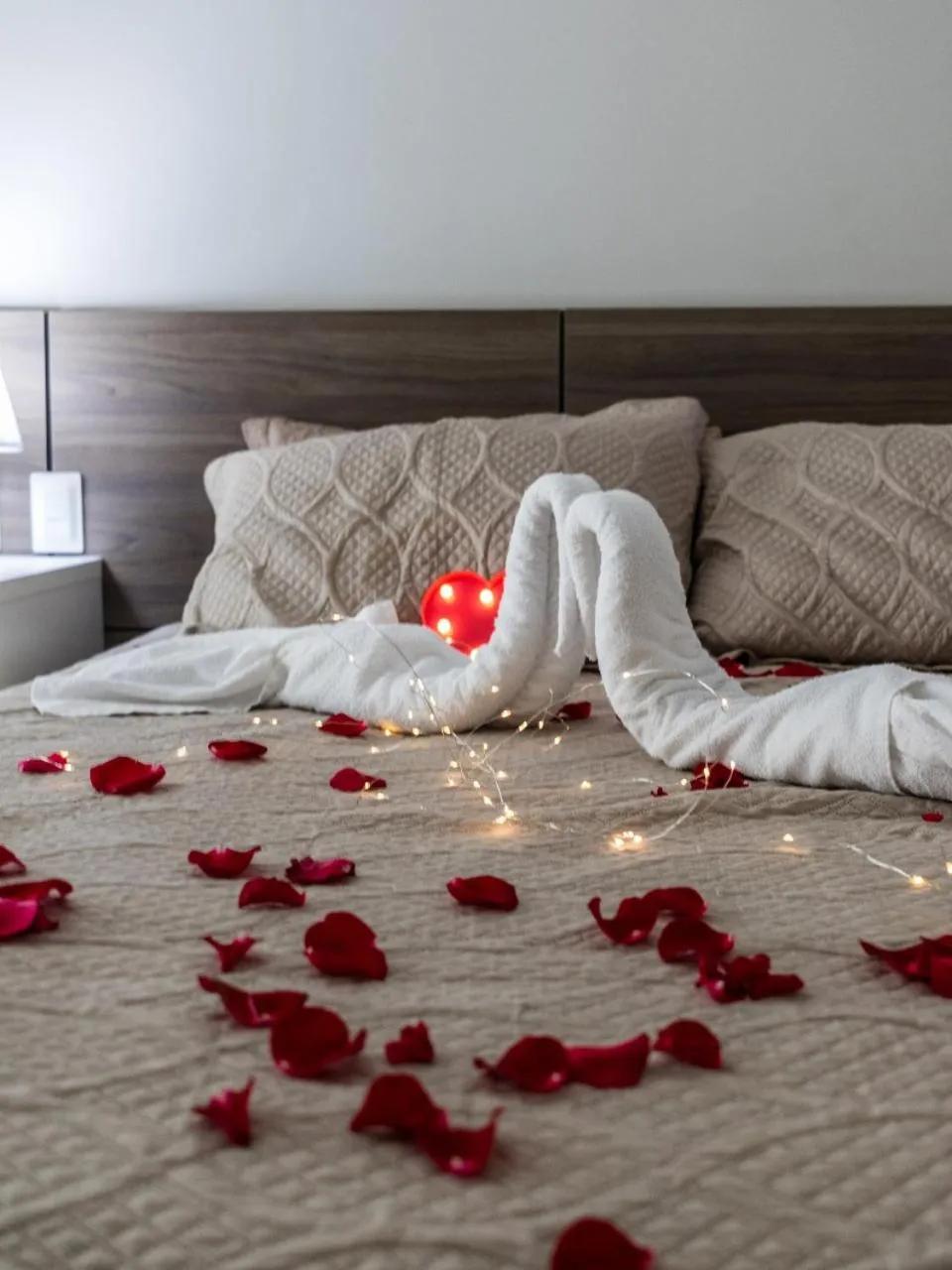 Decorative detail, Bed in Oriental Praia Hotel