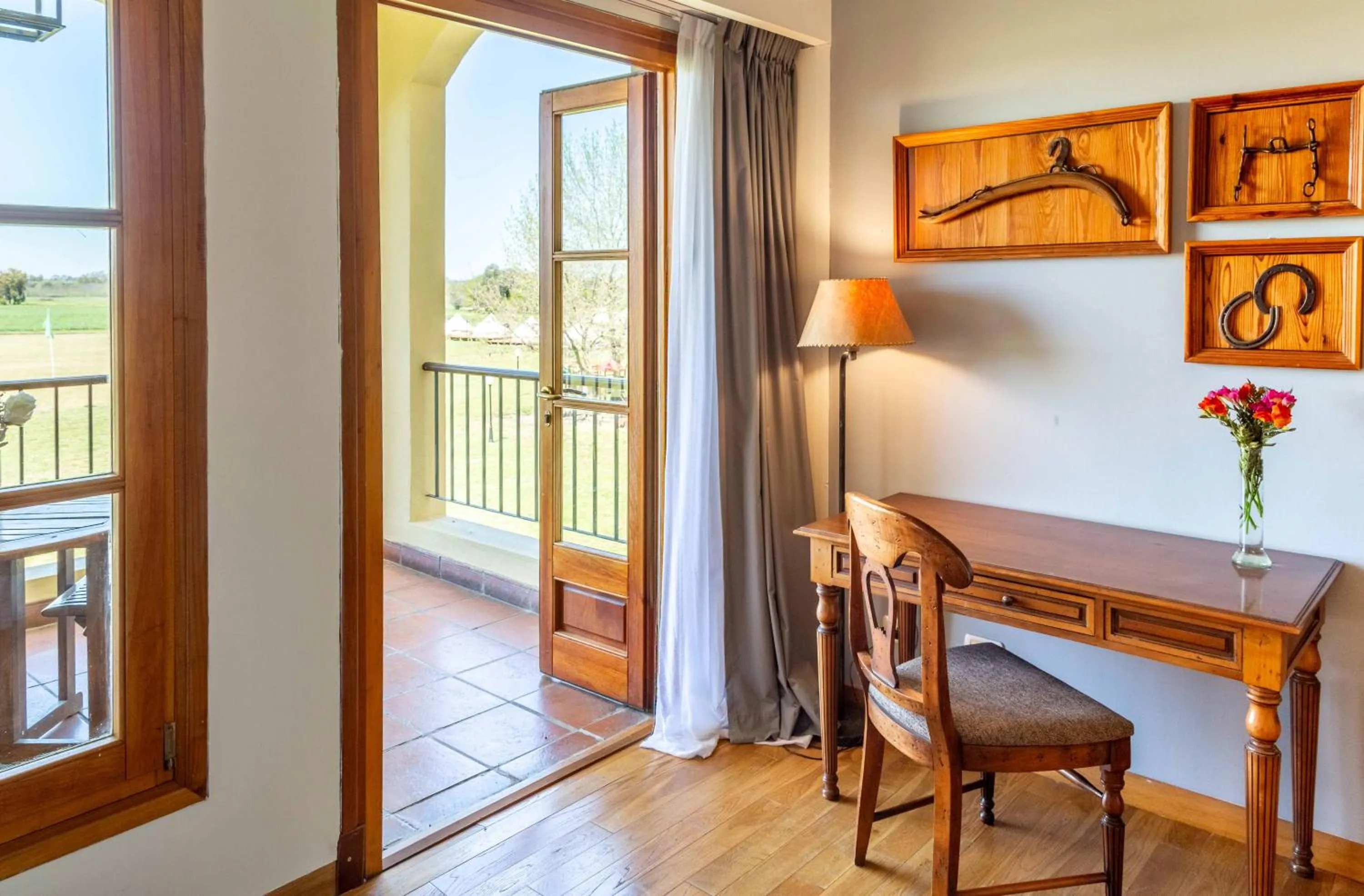 Decorative detail in Wyndham Garden Luján