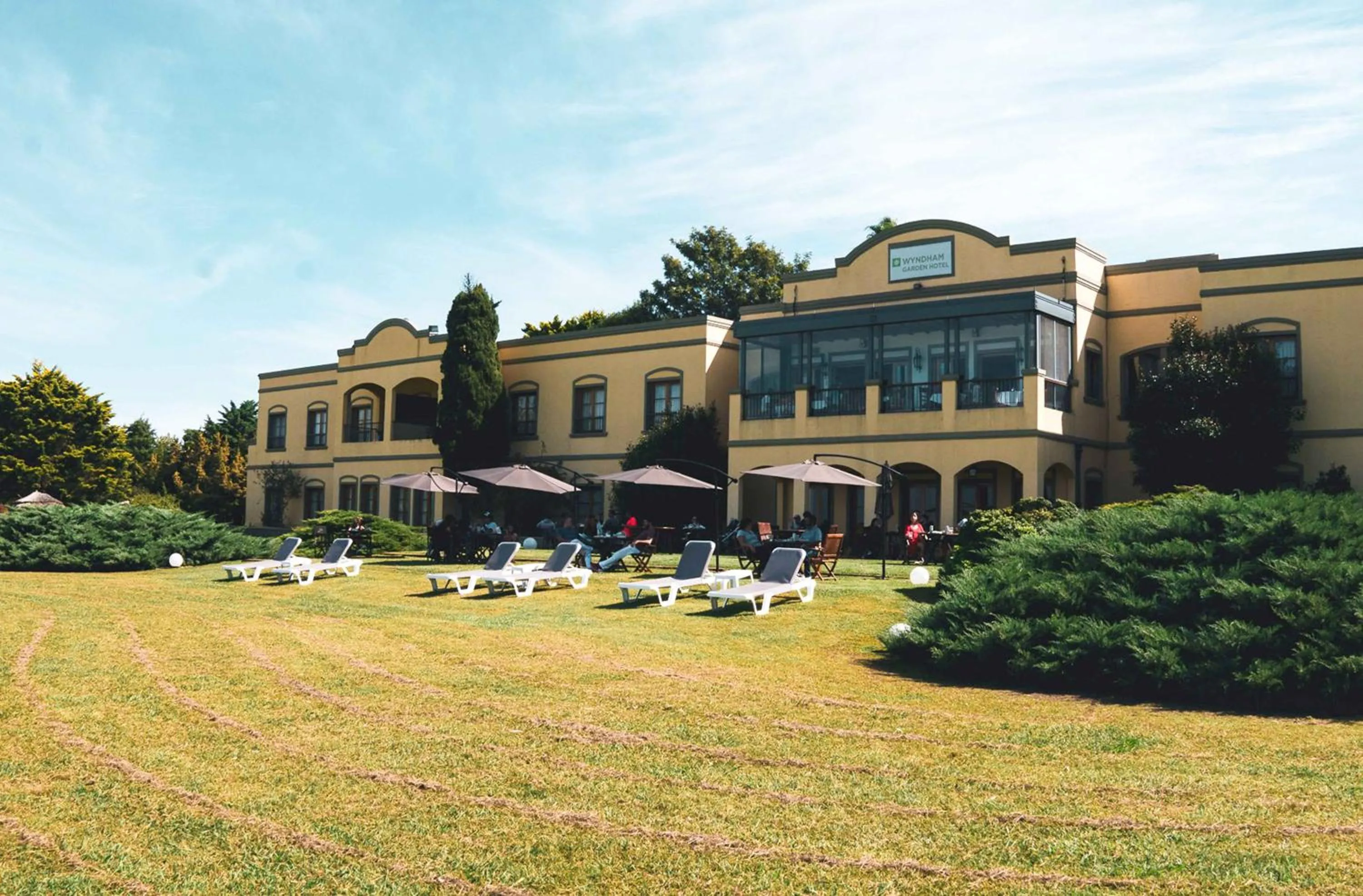 Property building in Wyndham Garden Luján