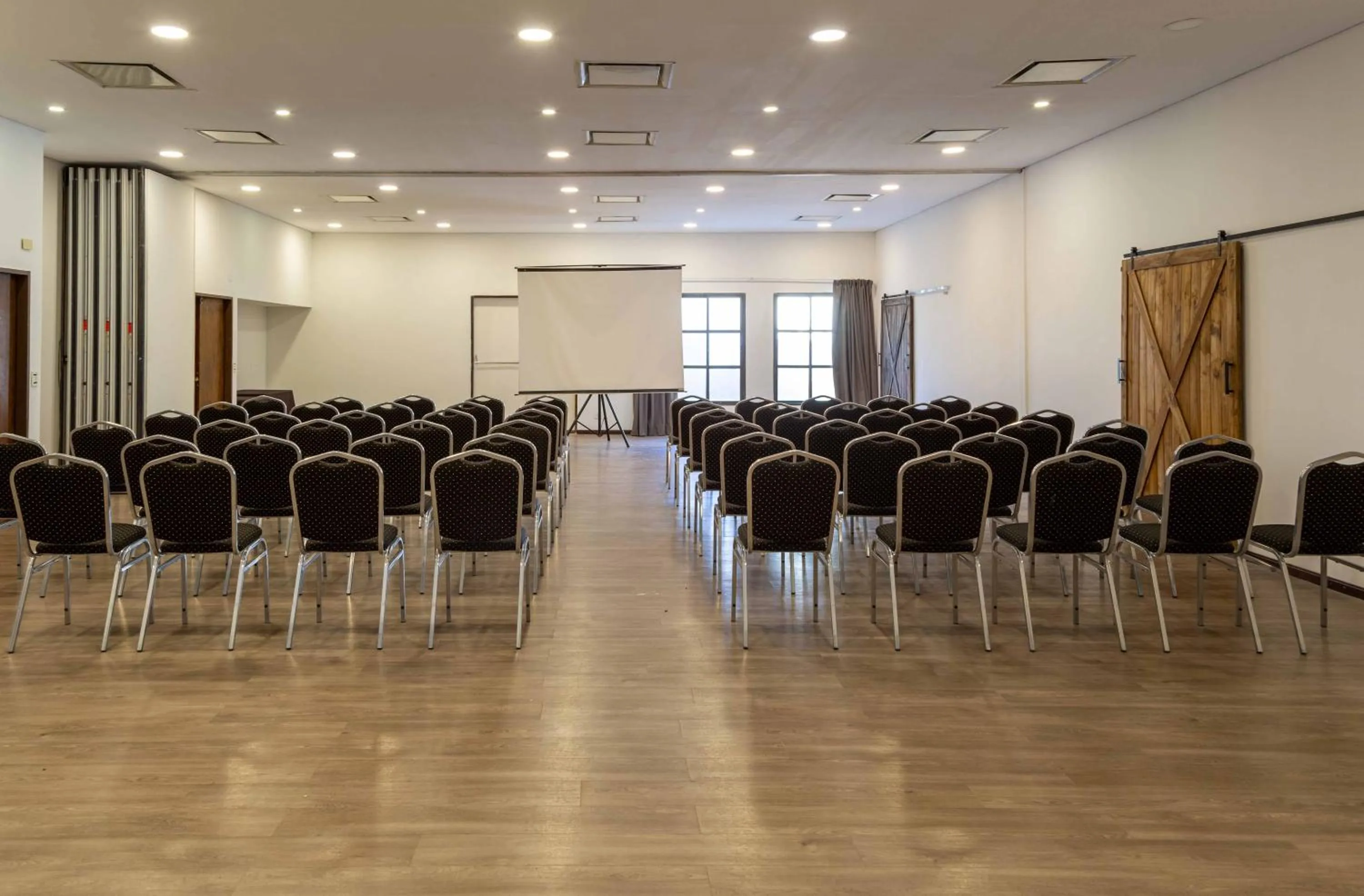 Meeting/conference room in Wyndham Garden Luján