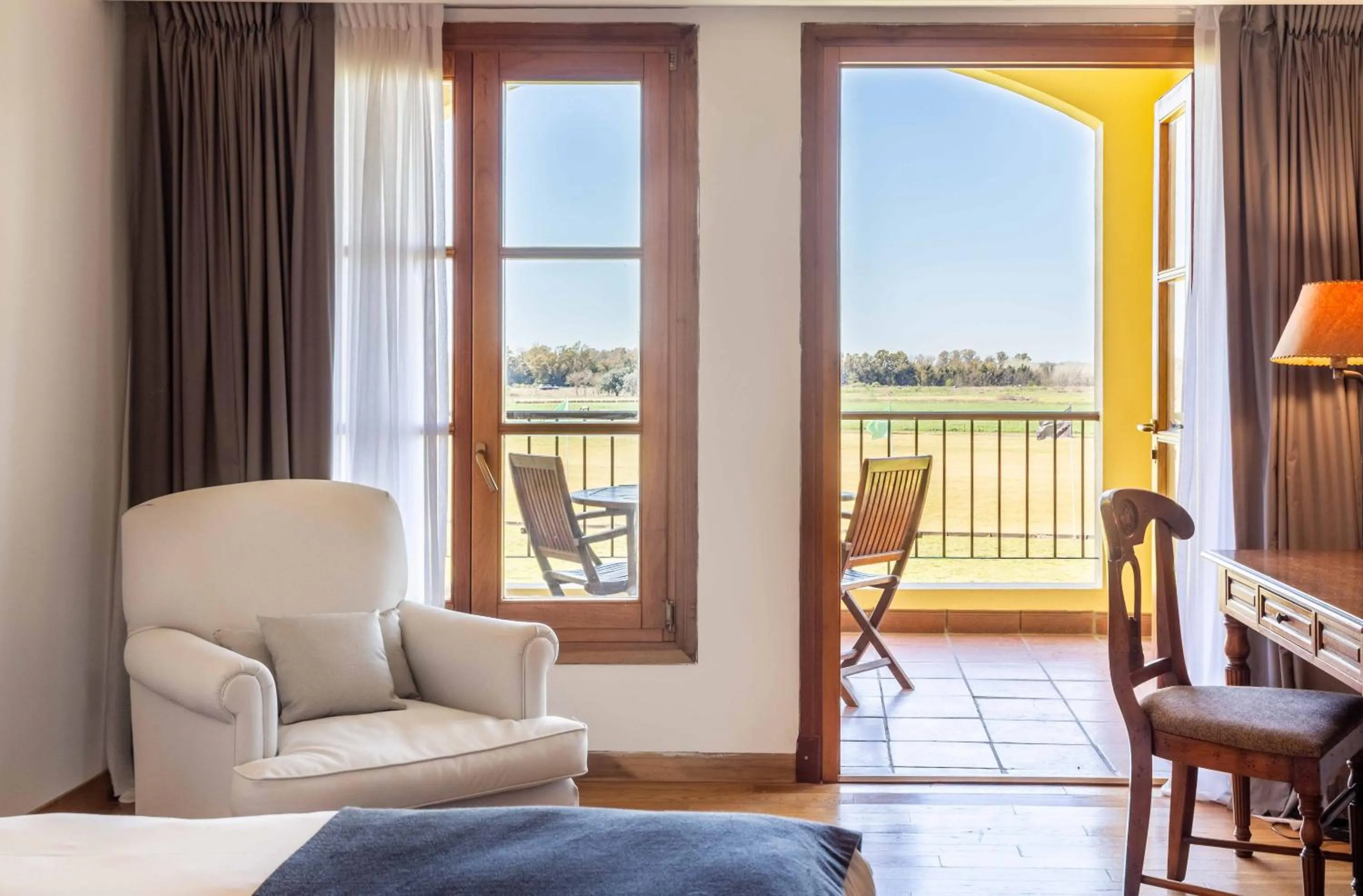 Seating area in Wyndham Garden Luján