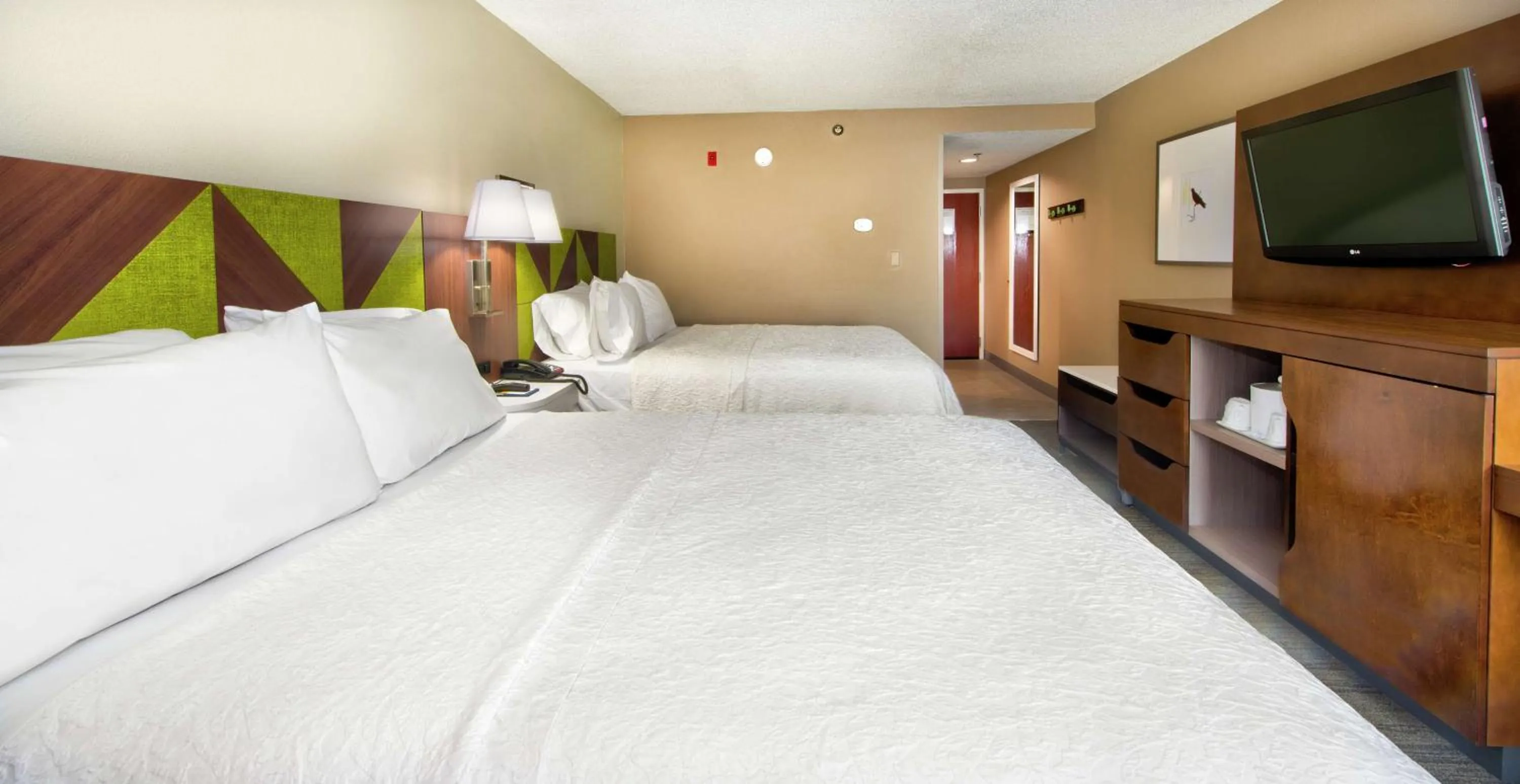 Bedroom, Bed in Hampton Inn Gaffney