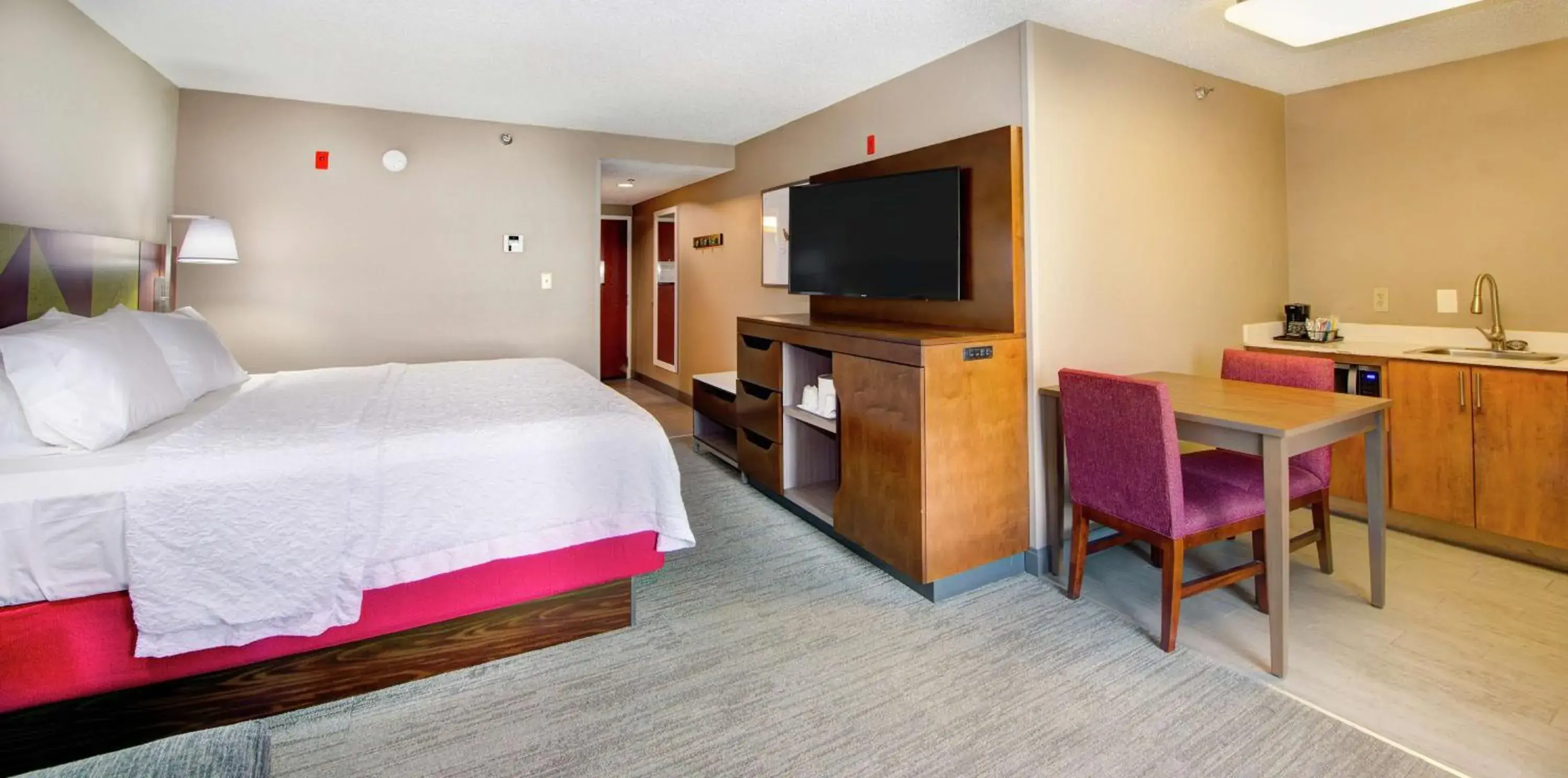 Bedroom, Bed in Hampton Inn Gaffney Bedroom, Bed in Hampton Inn Gaffney