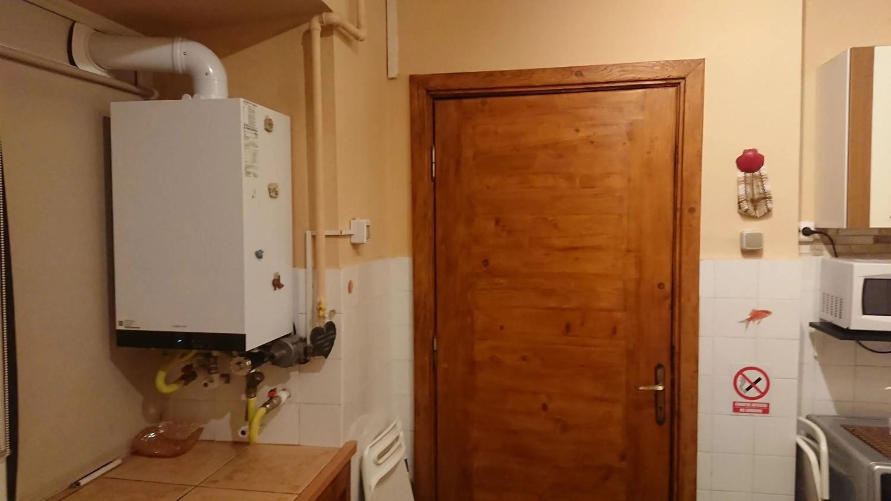 kitchen in RomPromo Plus Accommodation