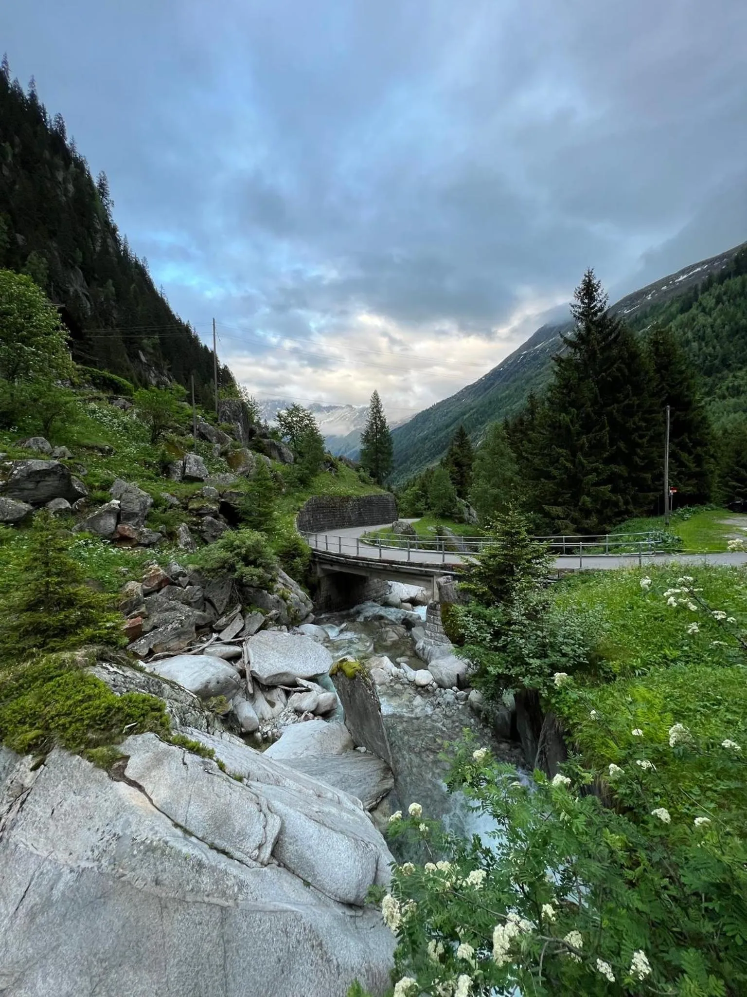 Natural landscape in Weisses Rössli only Bed & Breakfast self check-in mit Sauna extra