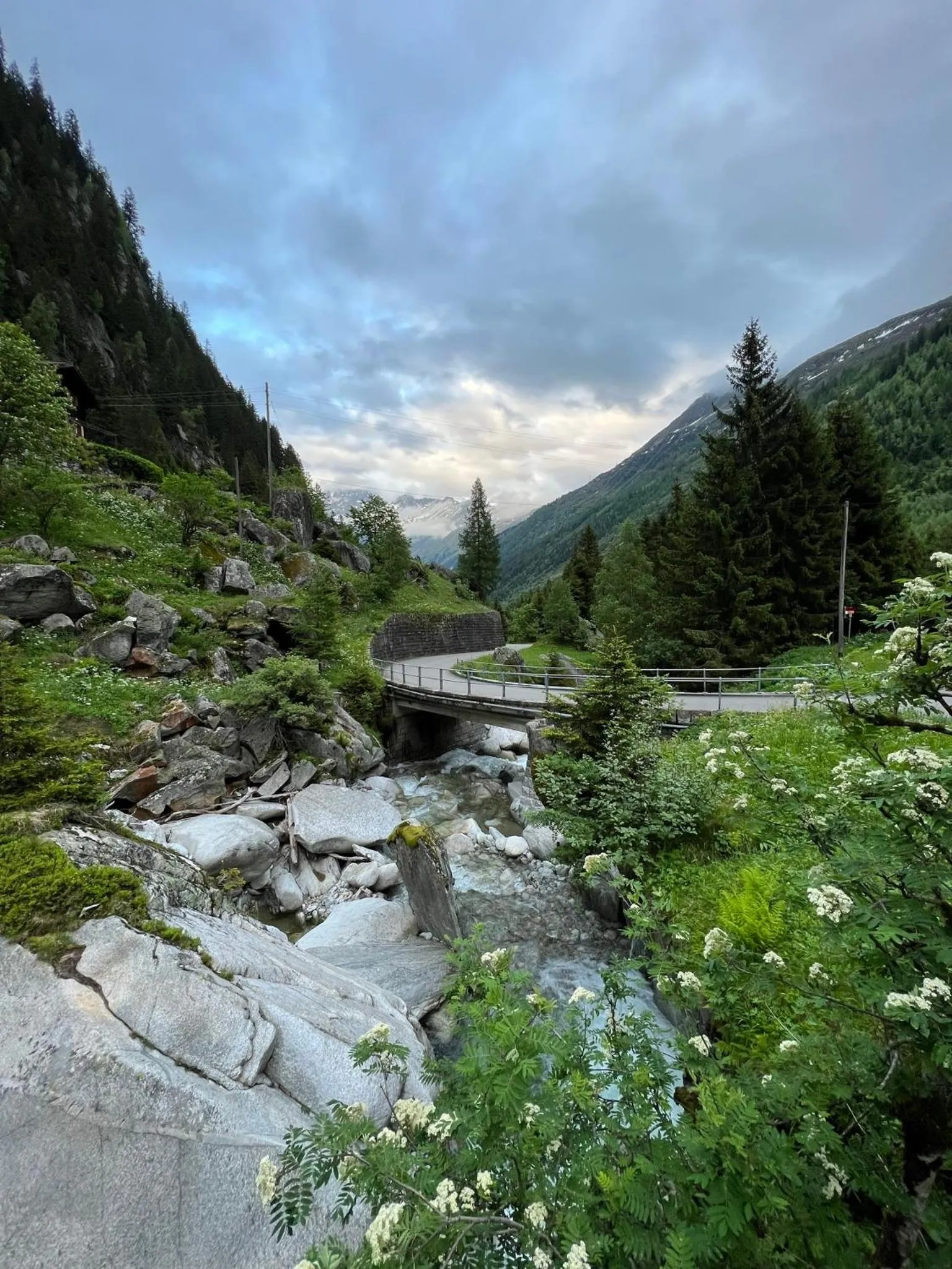 Natural landscape in Weisses Rössli only Bed & Breakfast self check-in mit Sauna extra