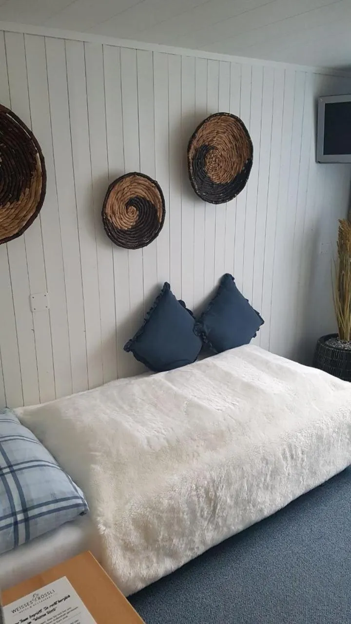 Bed in Weisses Rössli only Bed & Breakfast self check-in mit Sauna extra