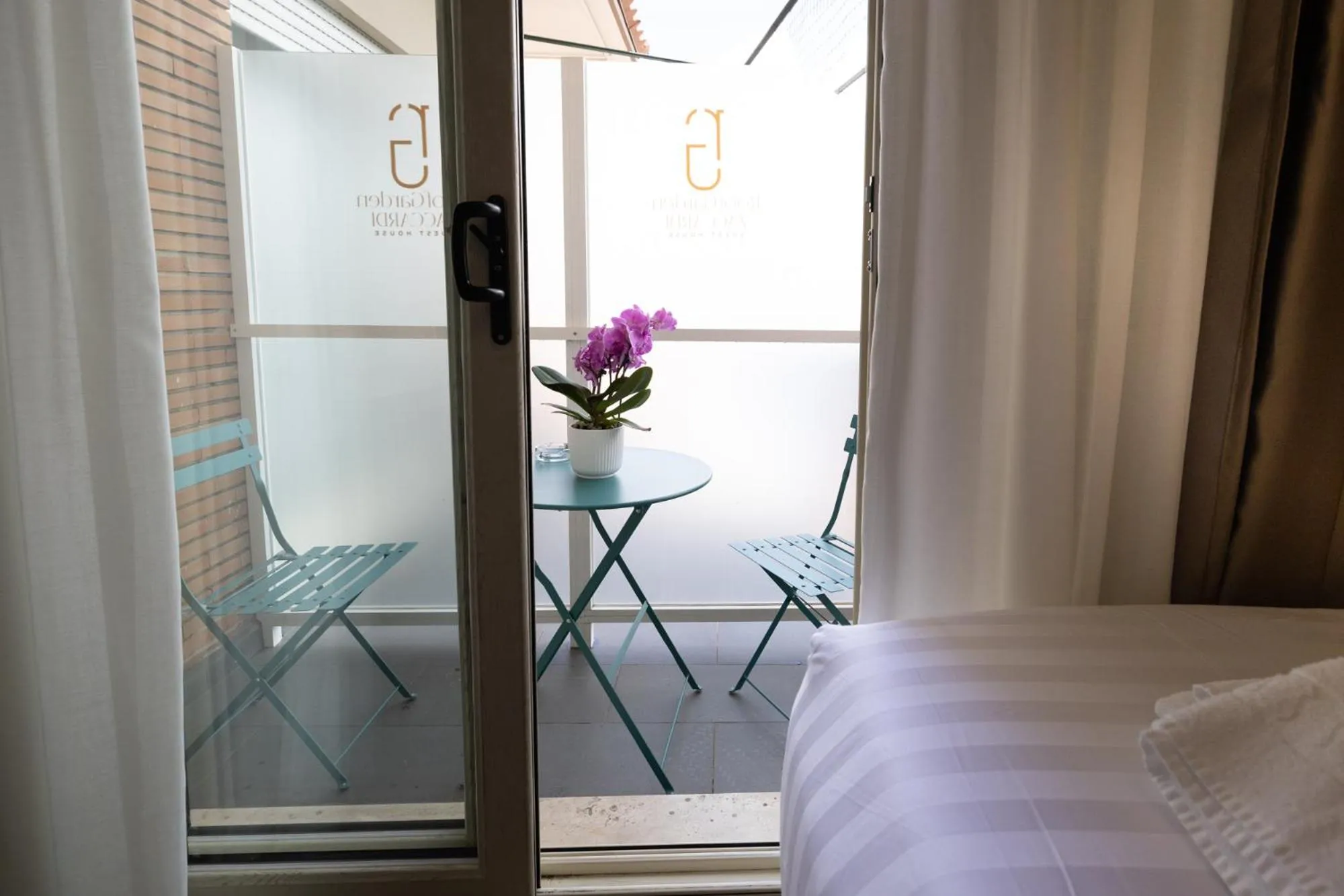 Balcony/Terrace, Bed in Zaccardi Roof Garden