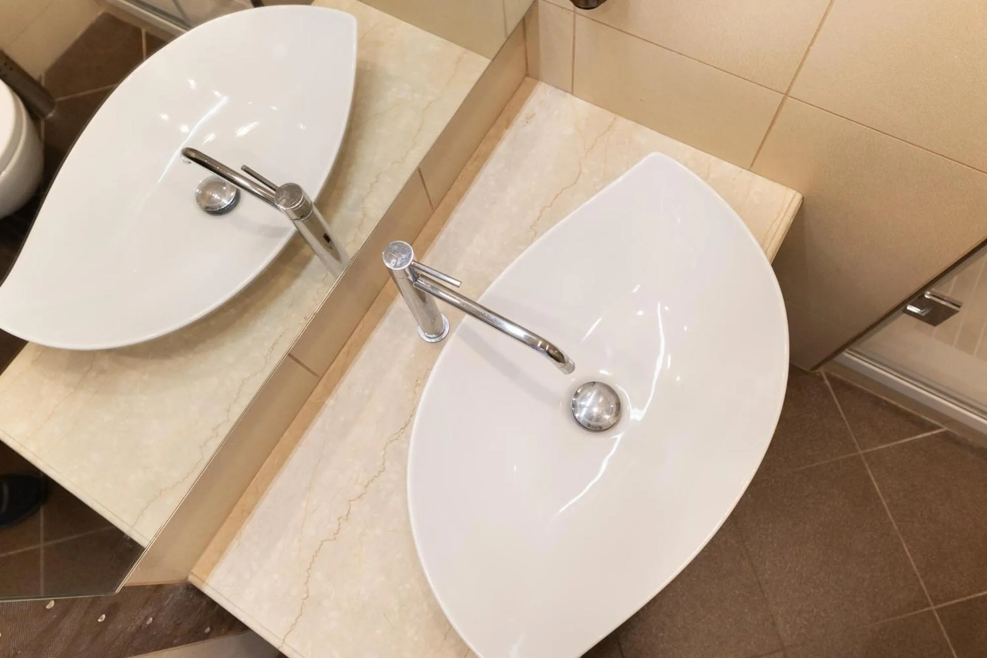 Bathroom in Zaccardi Roof Garden