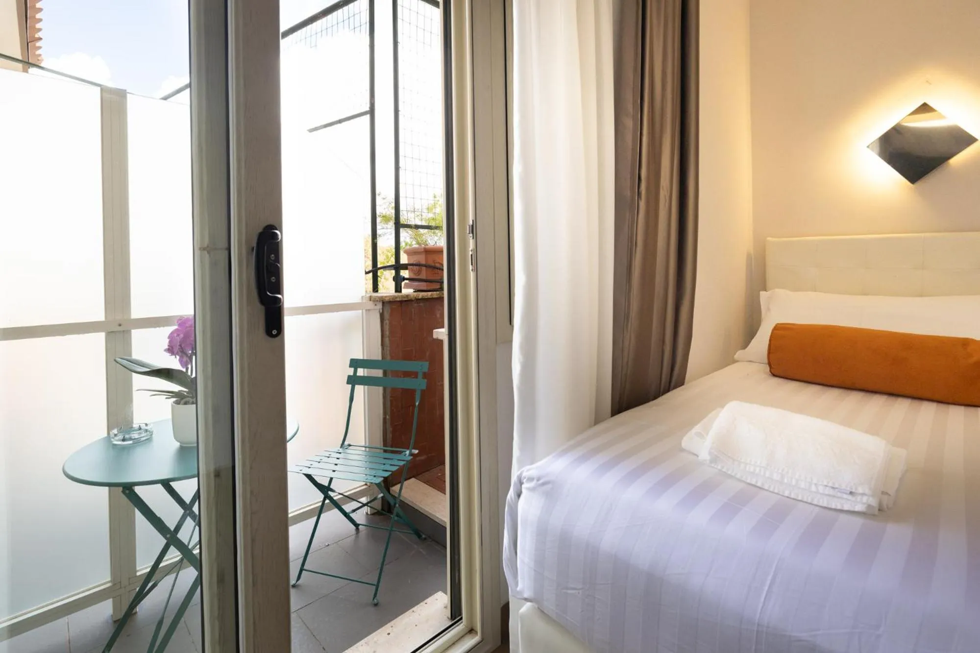 Photo of the whole room, Bed in Zaccardi Roof Garden