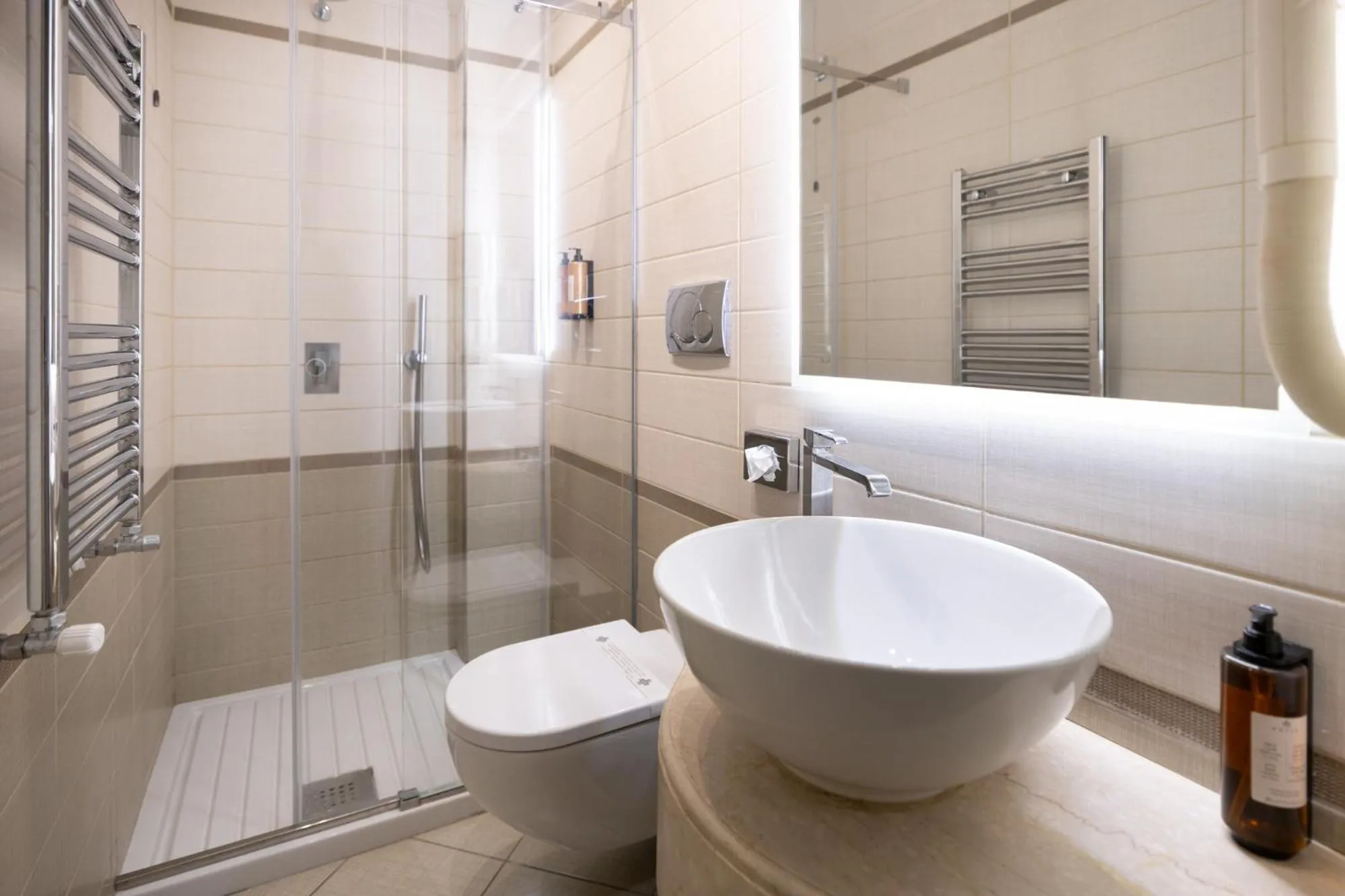 Shower in Zaccardi Roof Garden