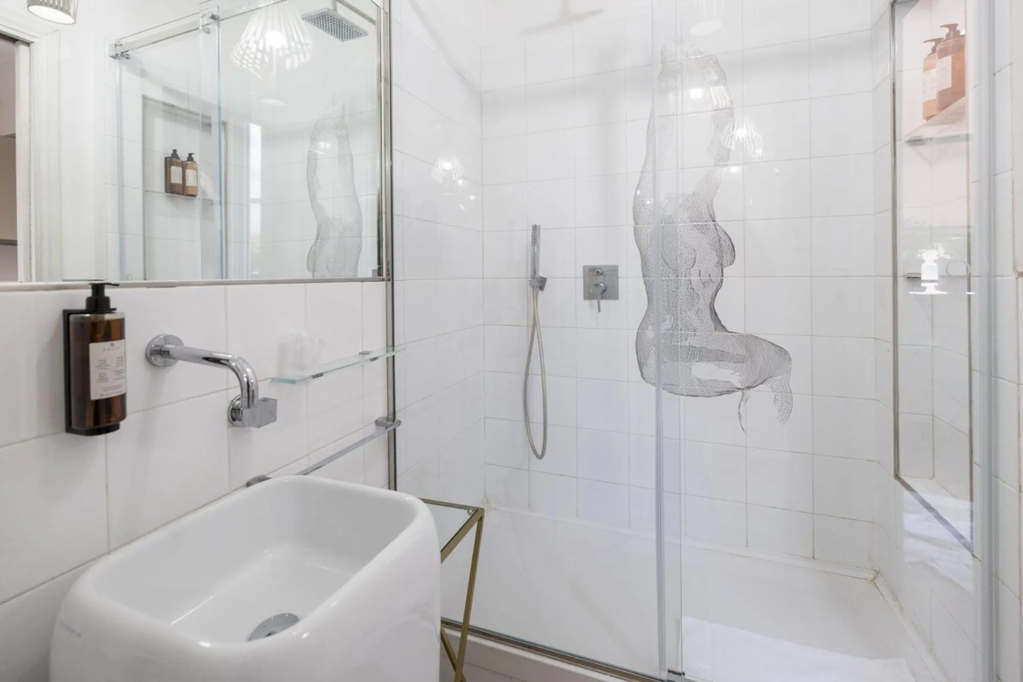 Bathroom in Zaccardi Roof Garden