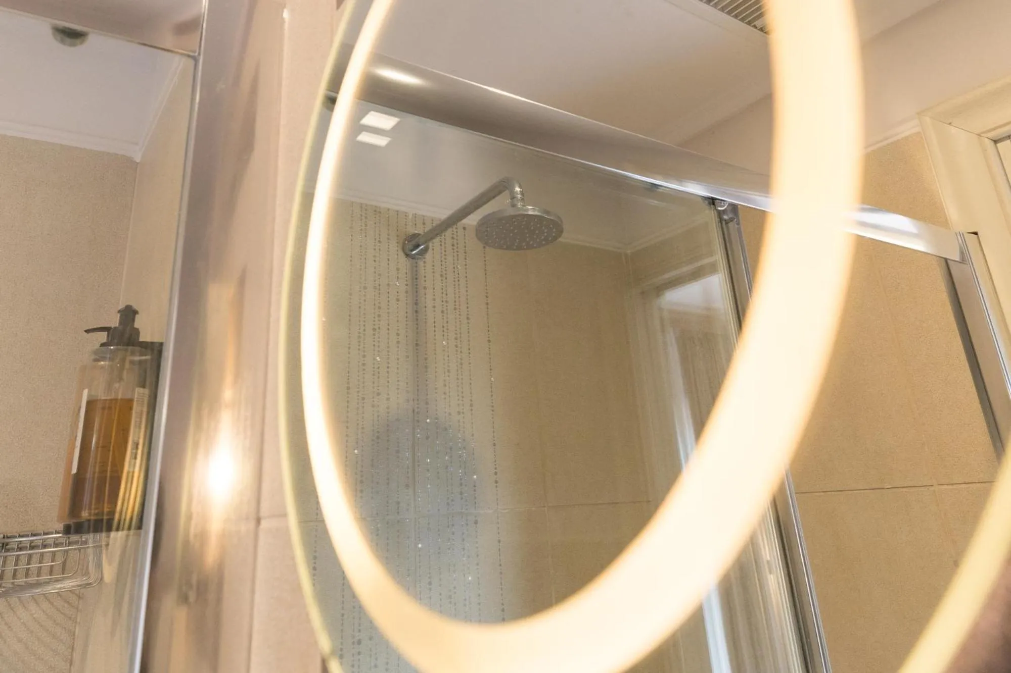 Shower in Zaccardi Roof Garden