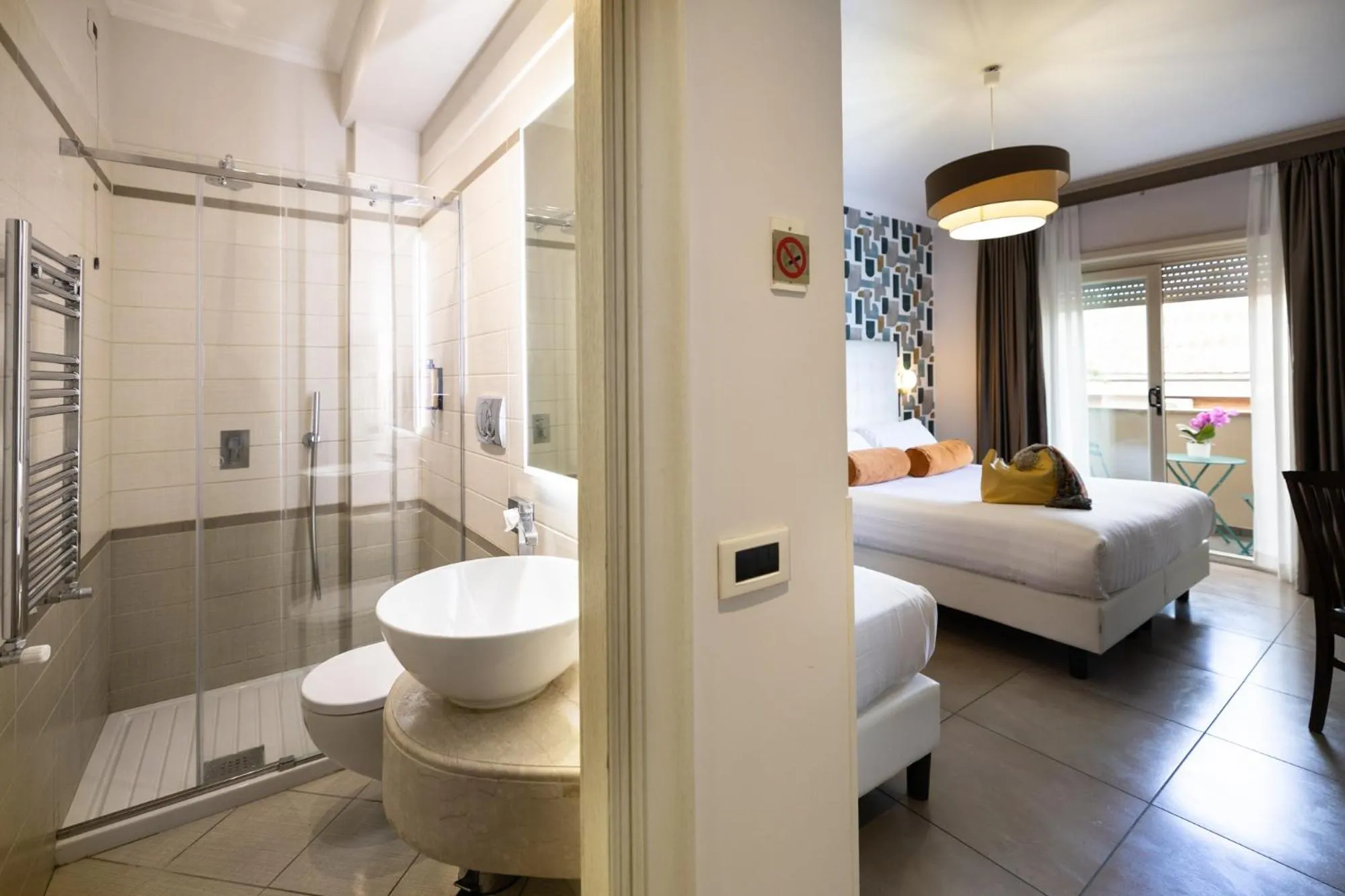 Shower, Bed in Zaccardi Roof Garden