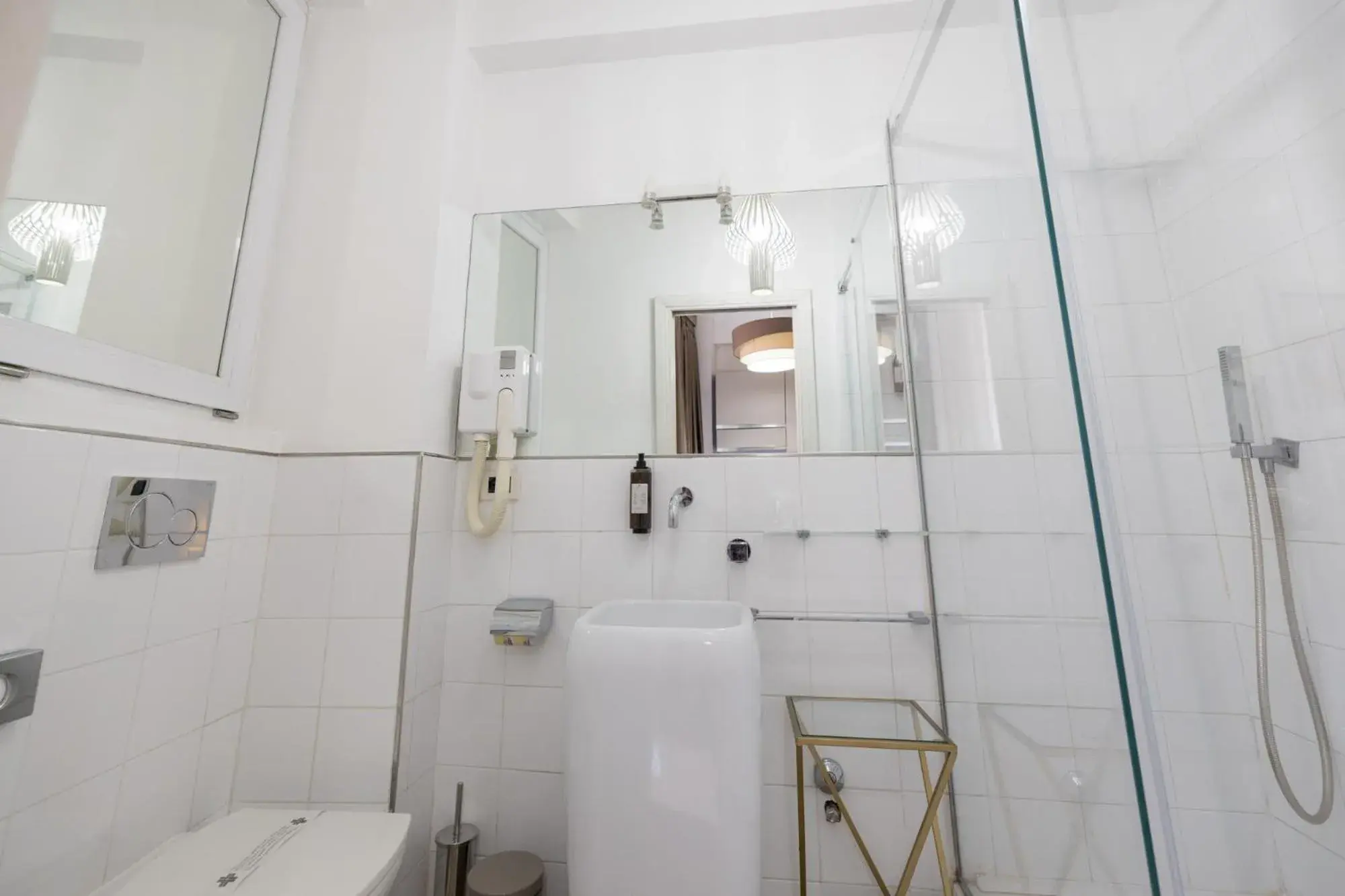 Shower in Zaccardi Roof Garden Shower in Zaccardi Roof Garden