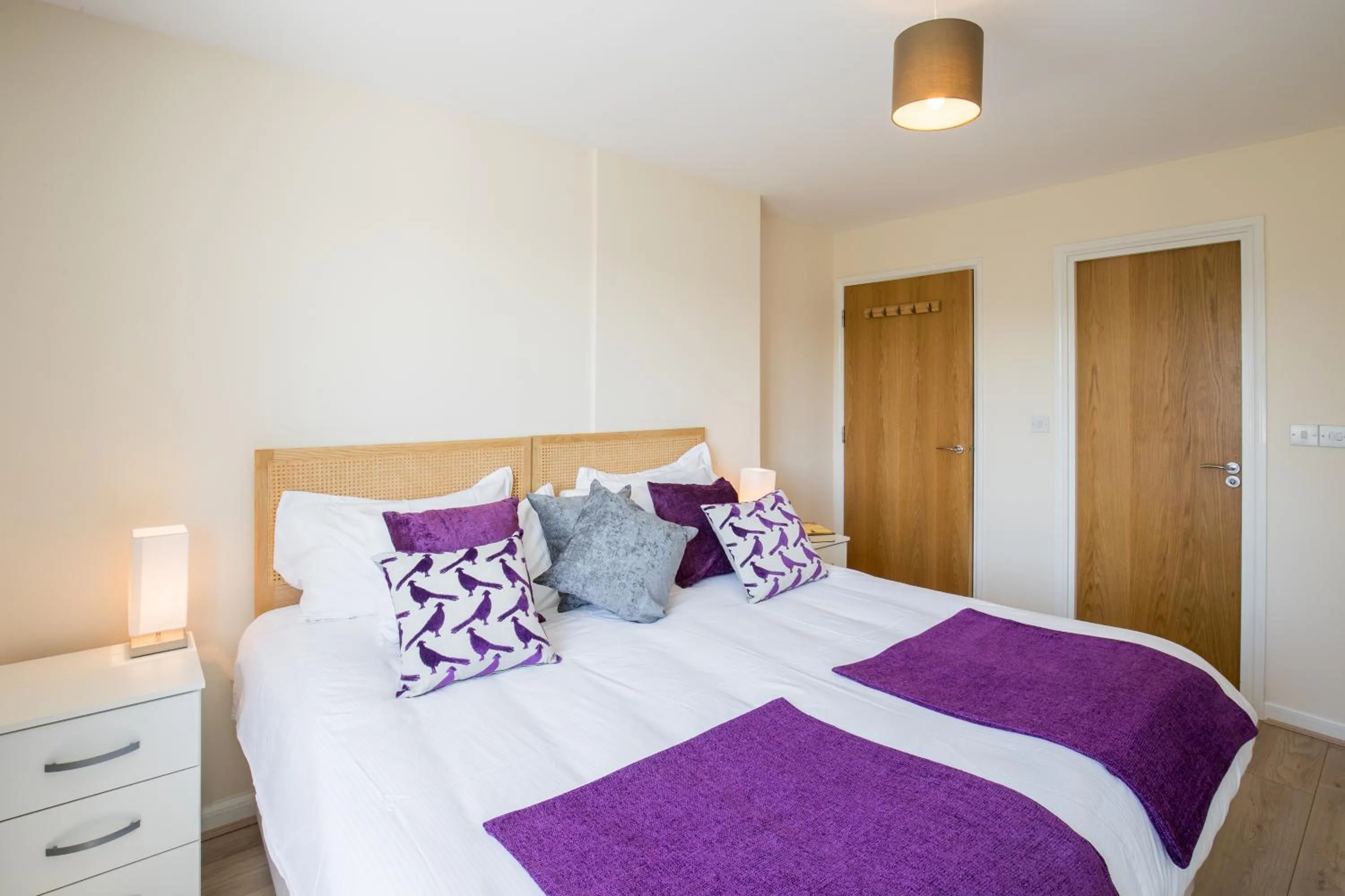 Bedroom, Bed in Abodebed - Handleys Court
