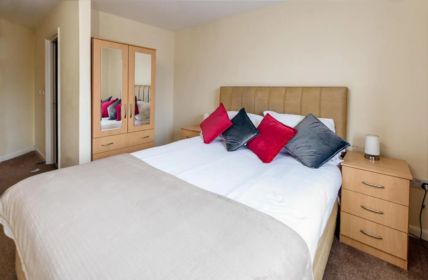 Bedroom, Bed in Abodebed - Handleys Court