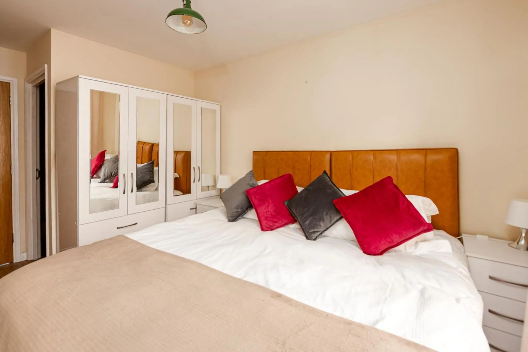 Bedroom, Bed in Abodebed - Handleys Court