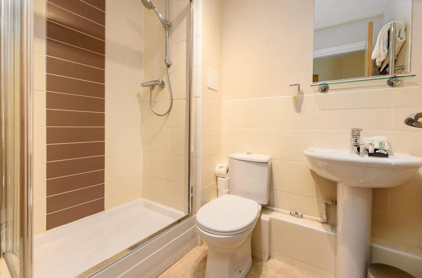 Shower in Abodebed - Handleys Court