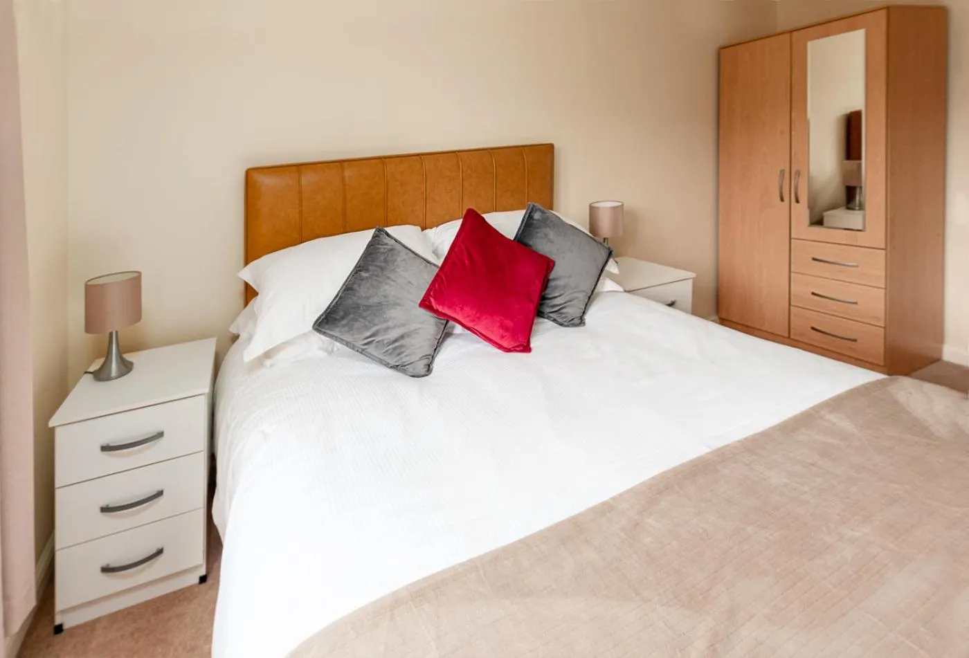 Bedroom, Bed in Abodebed - Handleys Court