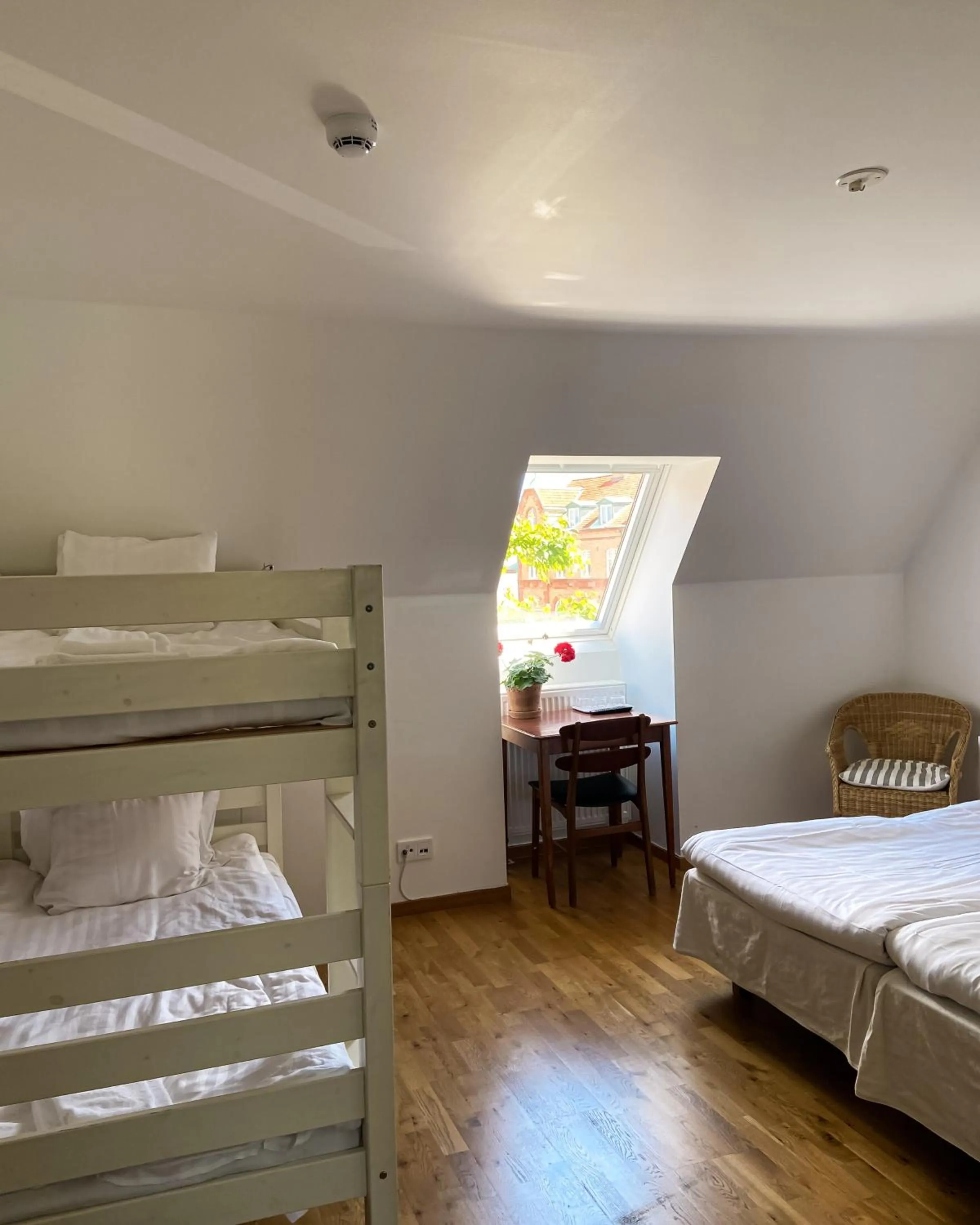 Bed in Gårdens & Apotekarns B&B