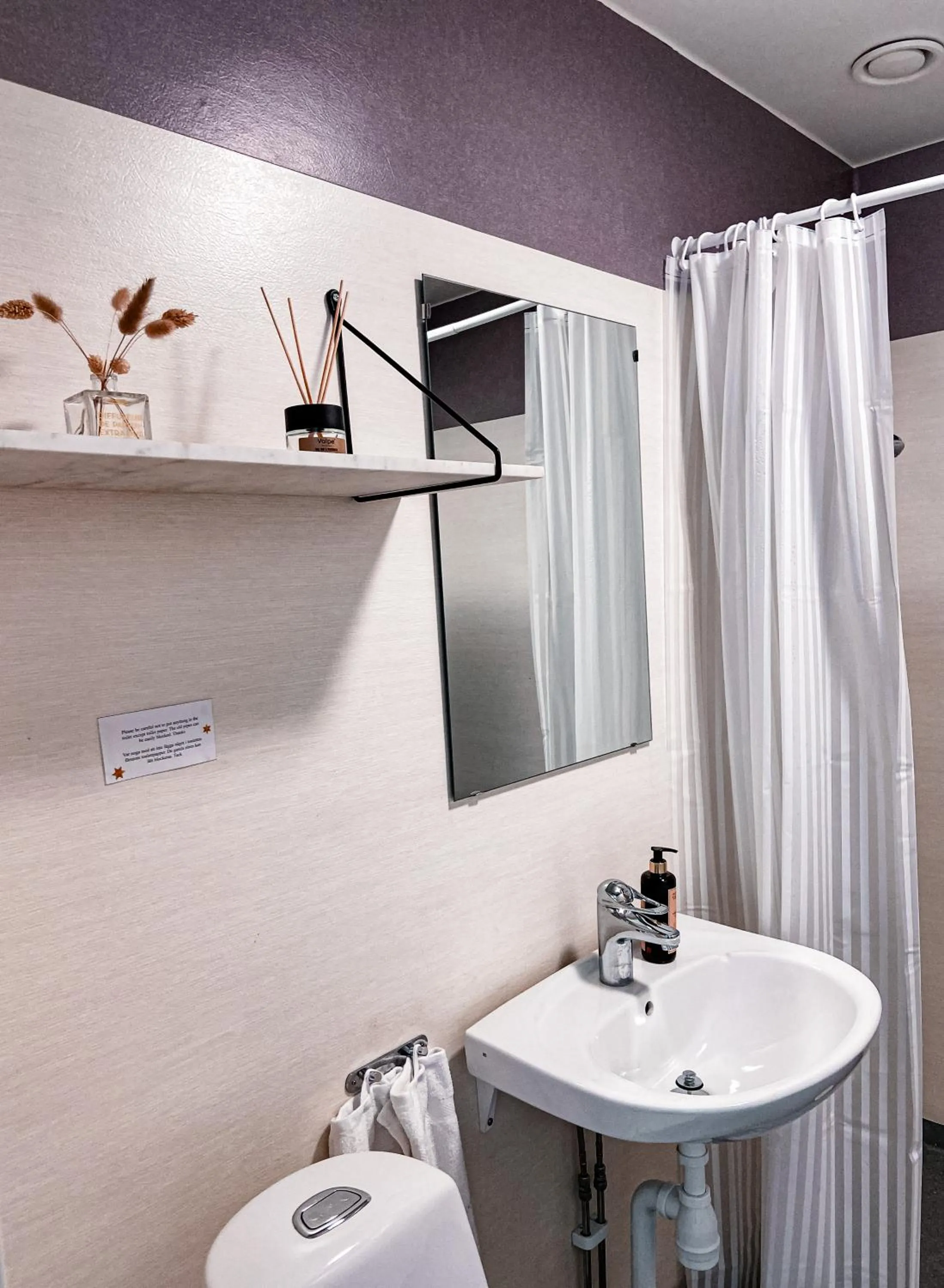 Shower in Gårdens & Apotekarns B&B