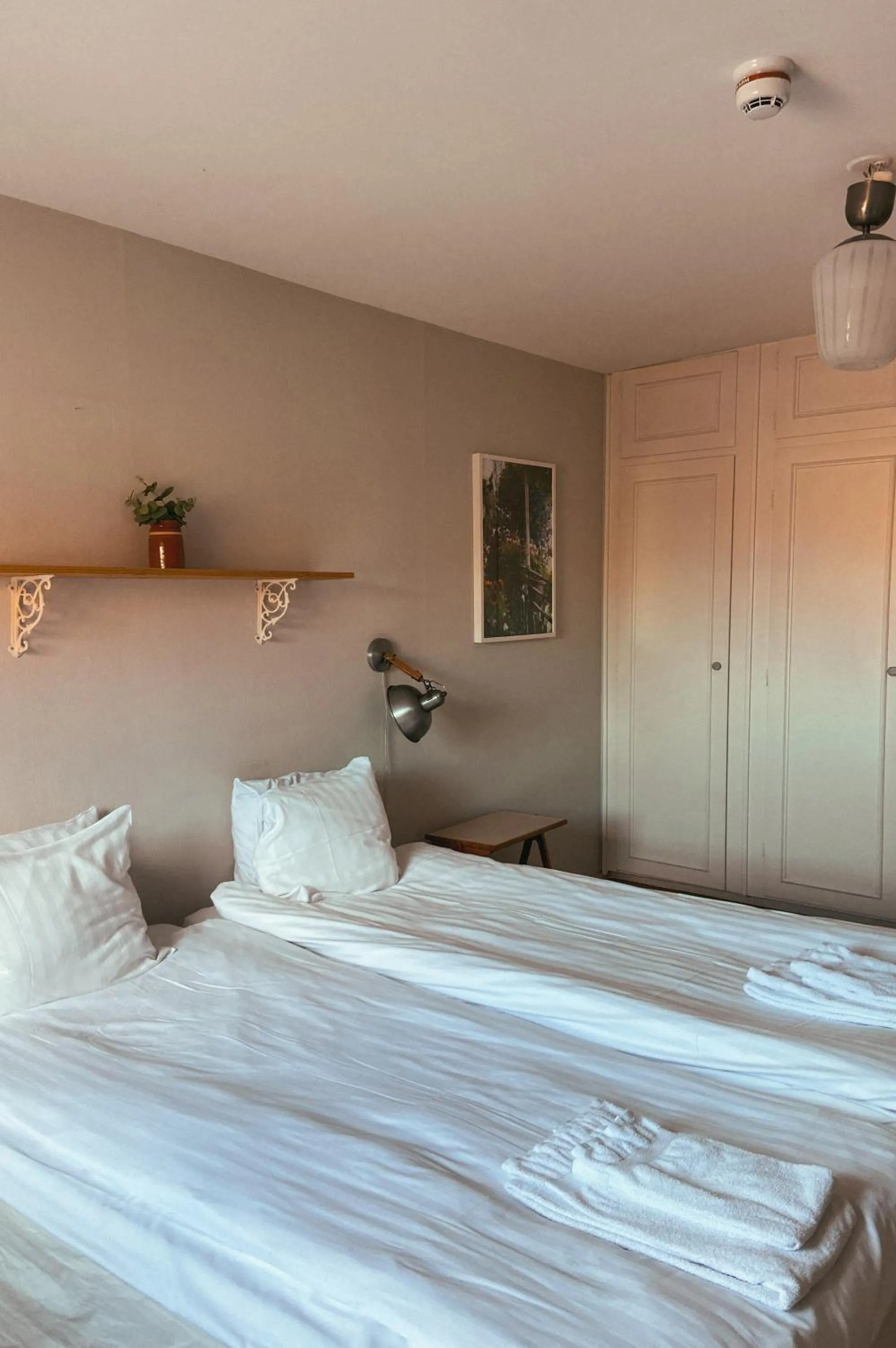 Bed in Gårdens & Apotekarns B&B