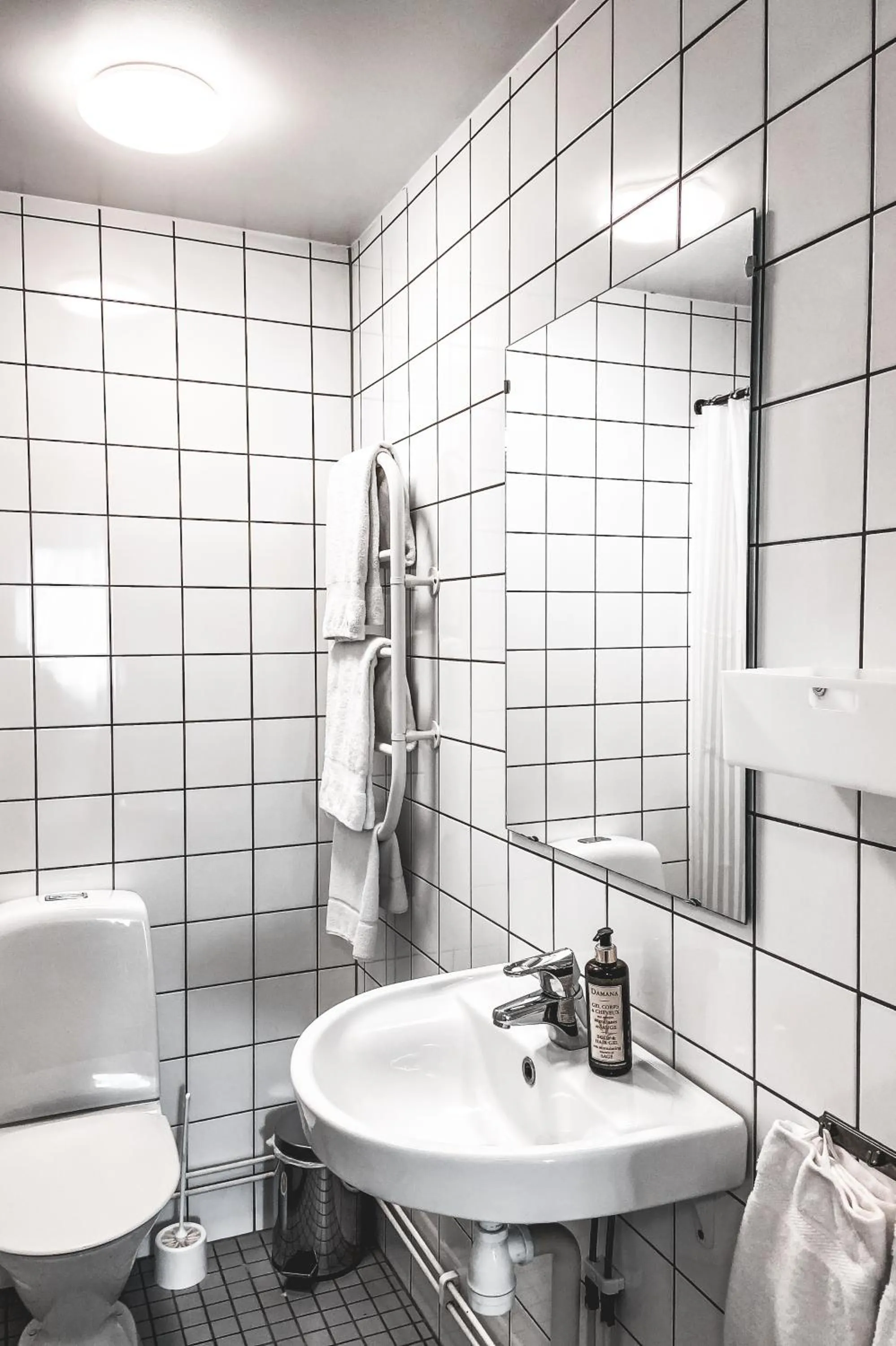 Shower in Gårdens & Apotekarns B&B