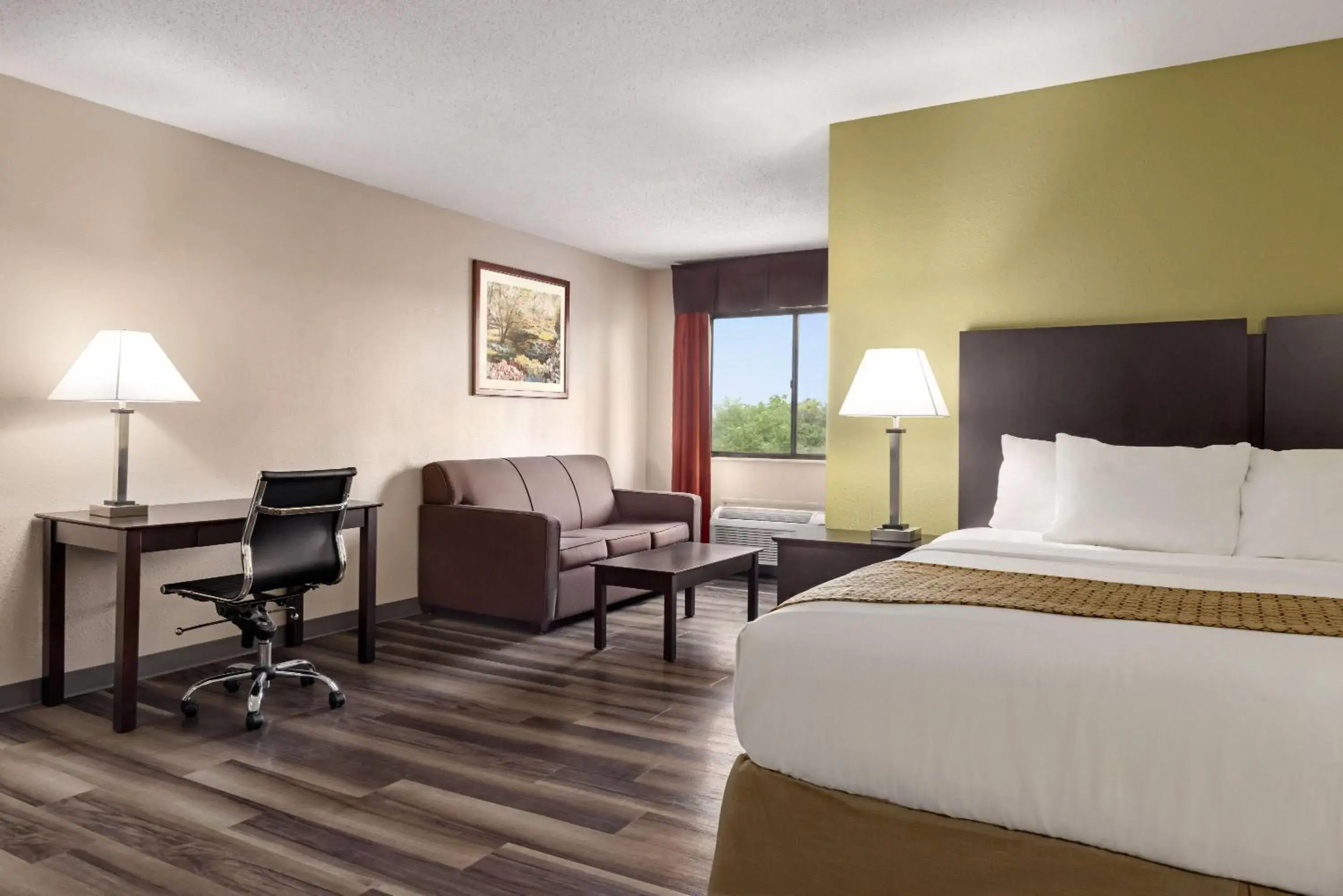 Photo of the whole room, Bed in Baymont by Wyndham Monroe Photo of the whole room, Bed in Baymont by Wyndham Monroe