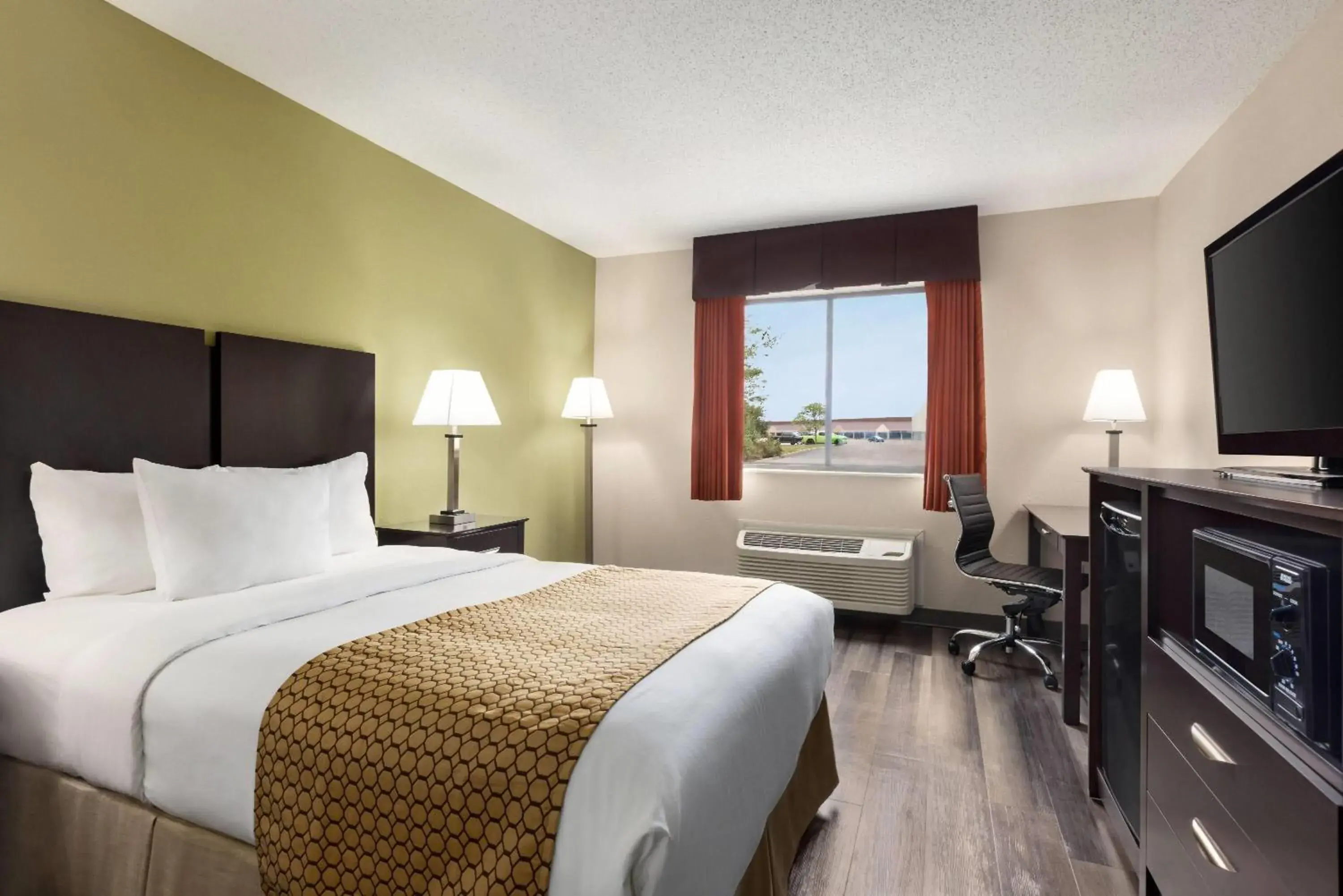 Photo of the whole room, Bed in Baymont by Wyndham Monroe Photo of the whole room, Bed in Baymont by Wyndham Monroe