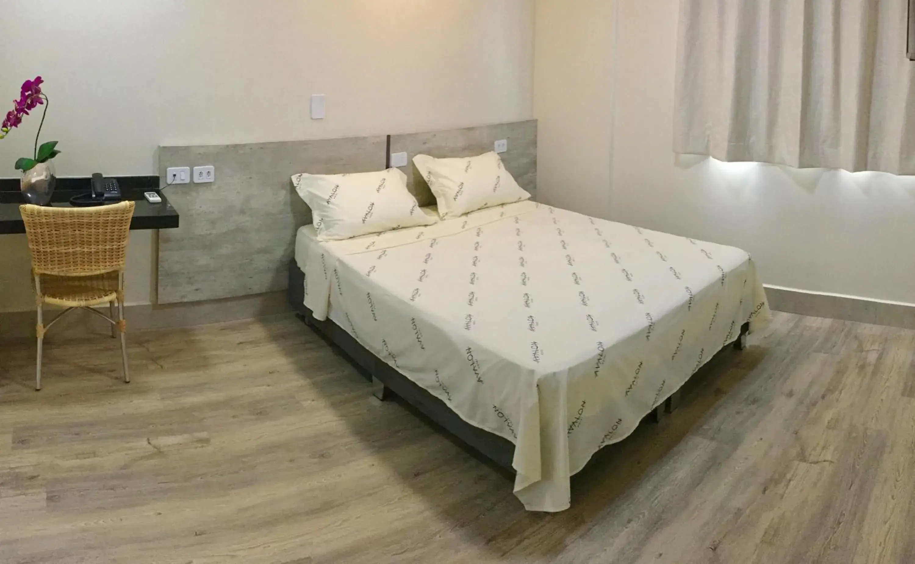 Double Room in Hotel Avalon Maringá Econômico Double Room in Hotel Avalon Maringá Econômico