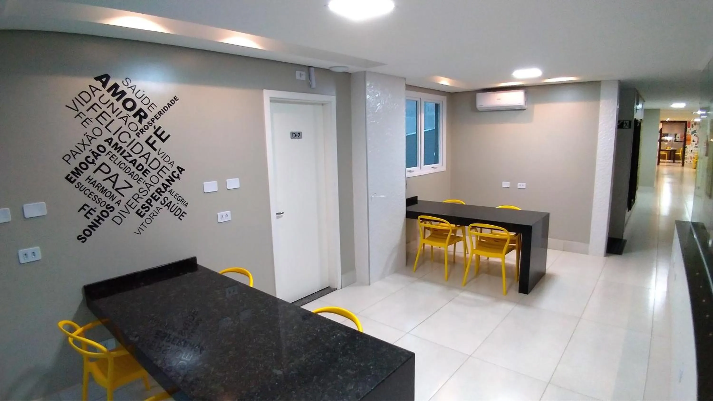 Breakfast in Hotel Avalon Maringá Econômico