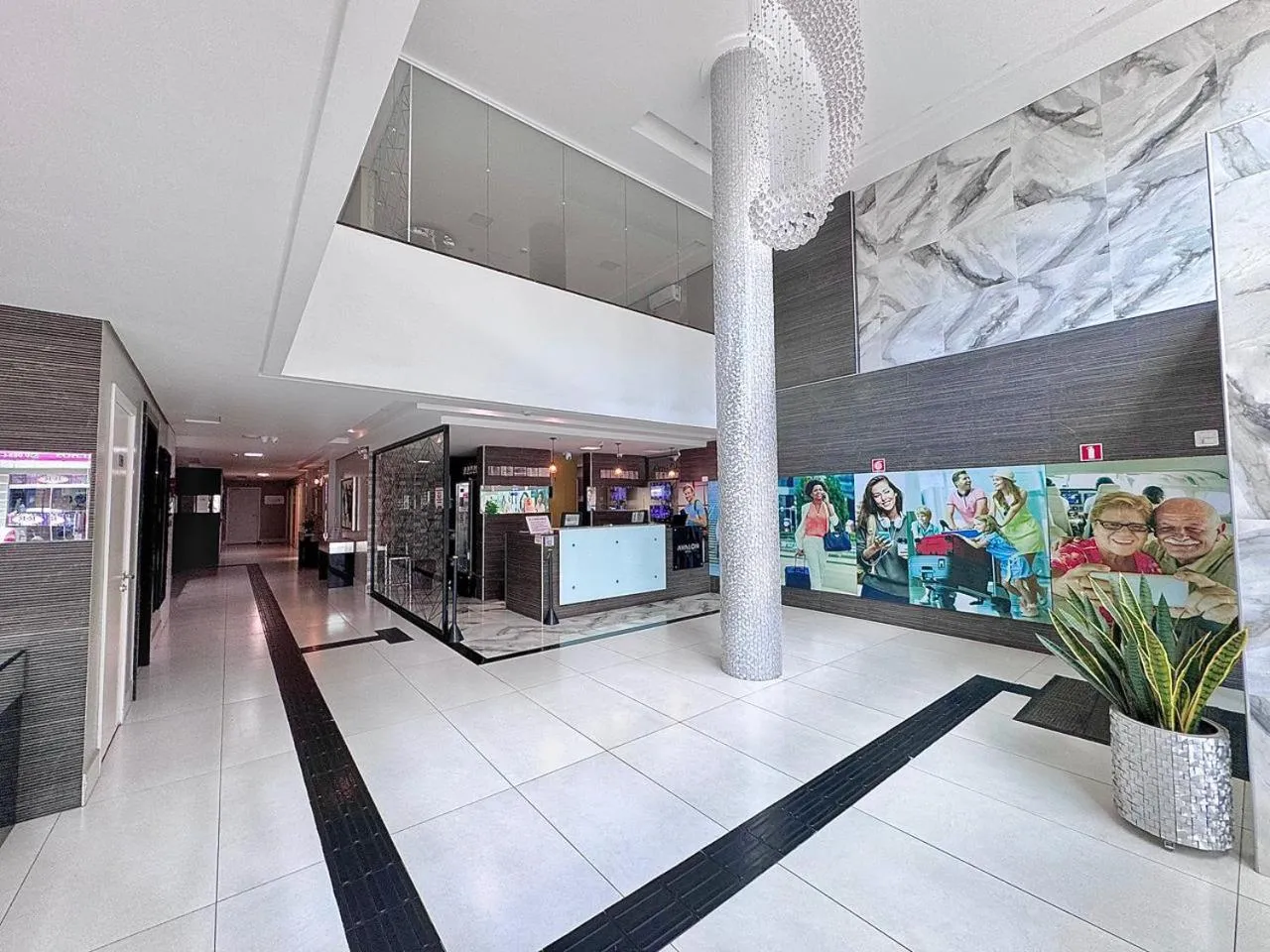 Lobby or reception in Hotel Avalon Maringá Econômico