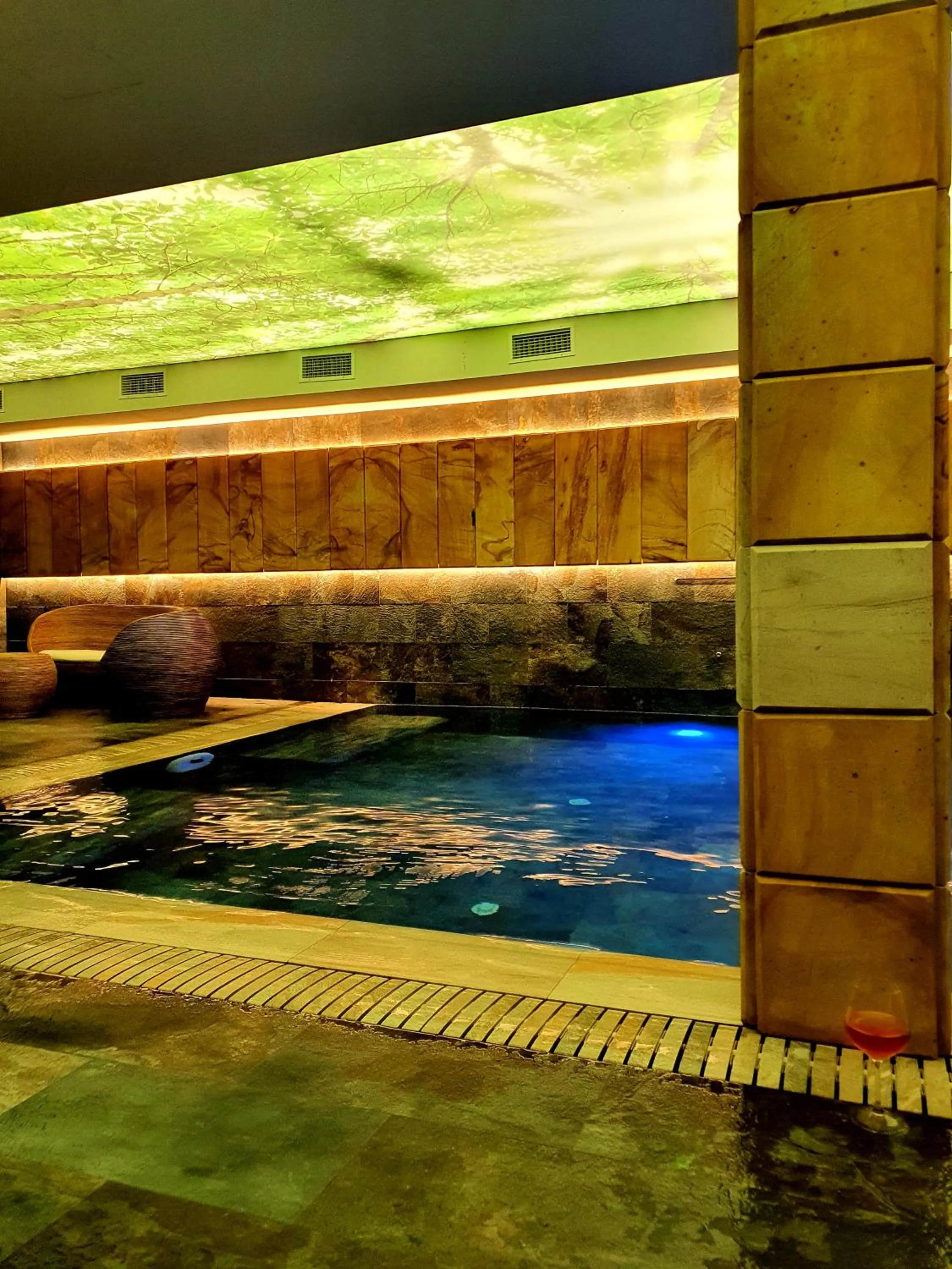 Lostrita - Pastravarie, Hotel & SPA