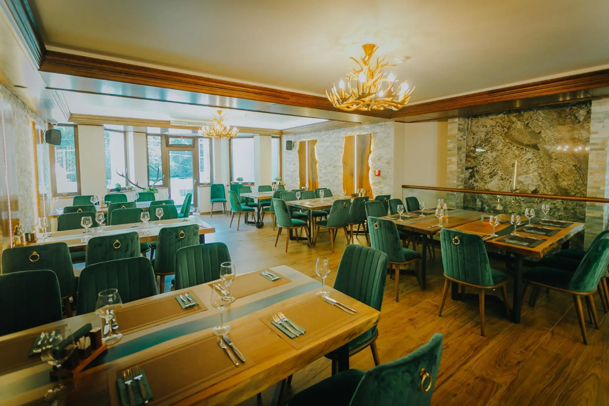 Lostrita - Pastravarie, Hotel & SPA