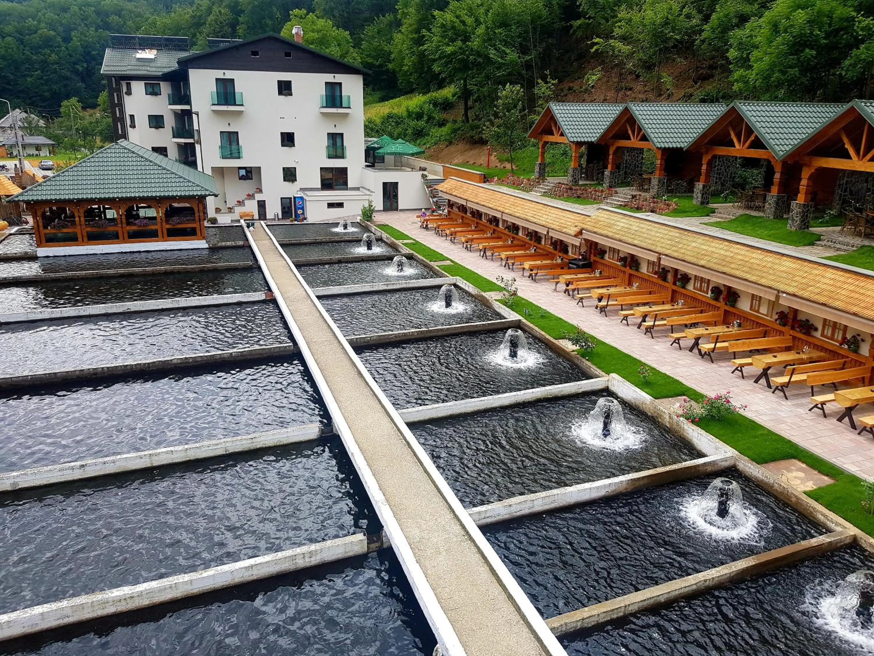 Lostrita - Pastravarie, Hotel & SPA