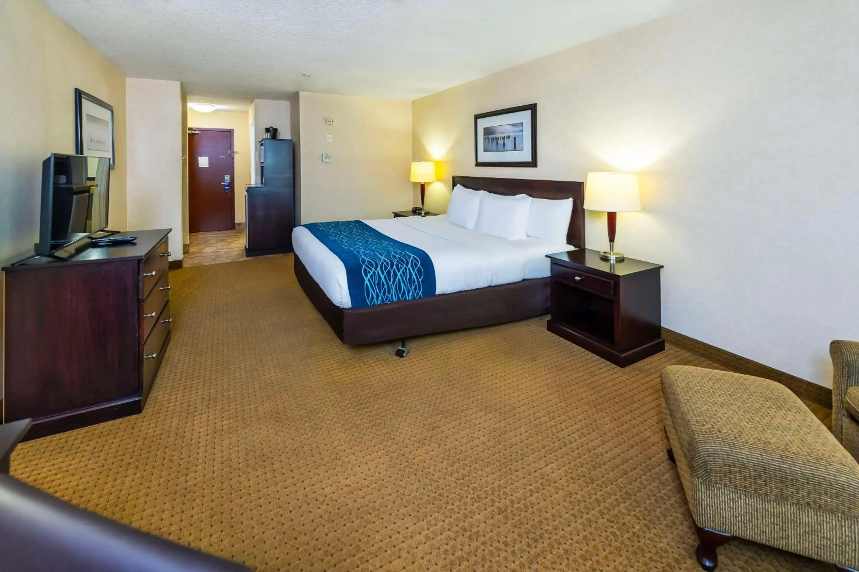 Bedroom, Bed in Comfort Inn & Suites Bedroom, Bed in Comfort Inn & Suites