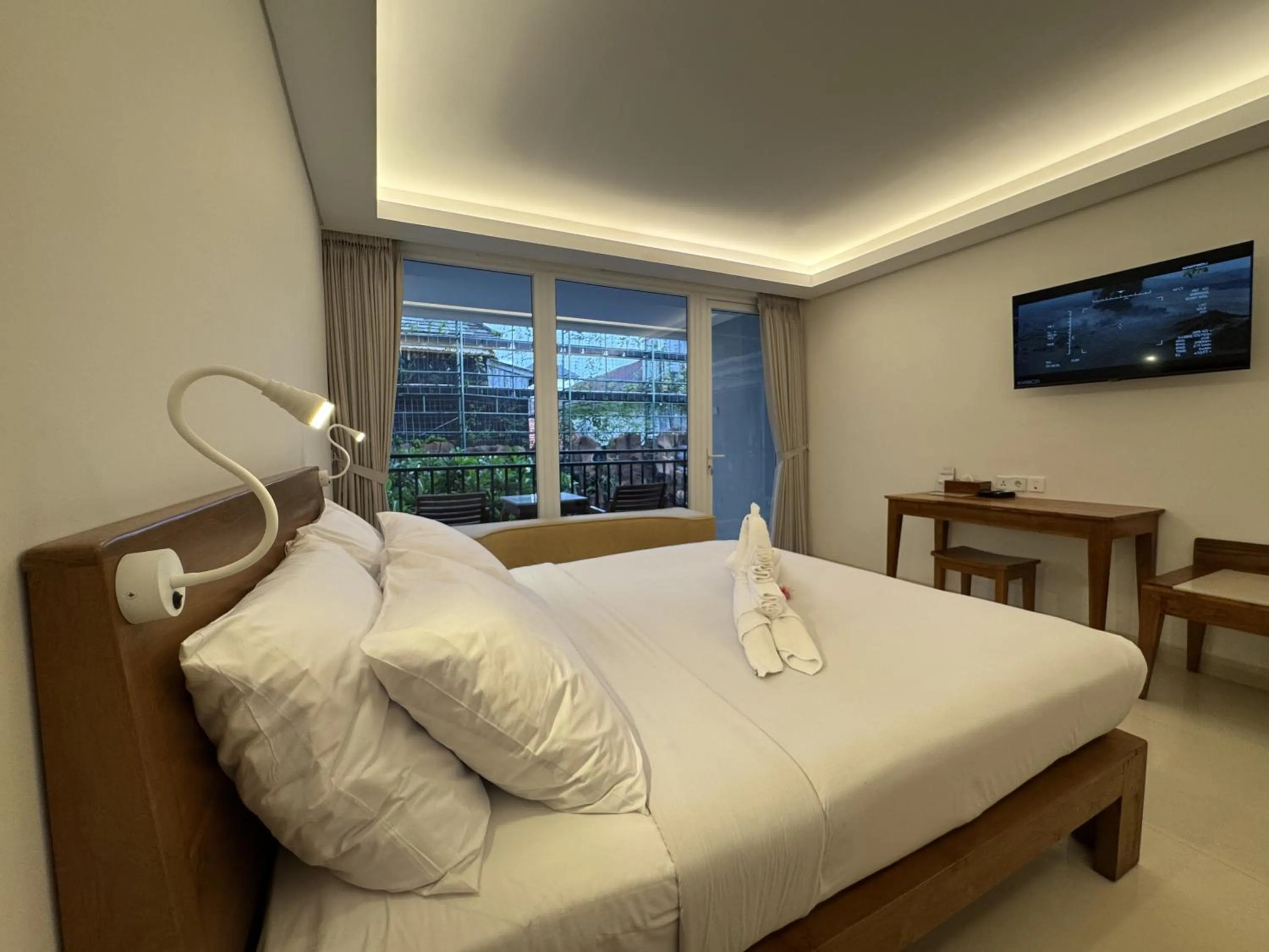 TV and multimedia, Bed in Green Garden Hotel