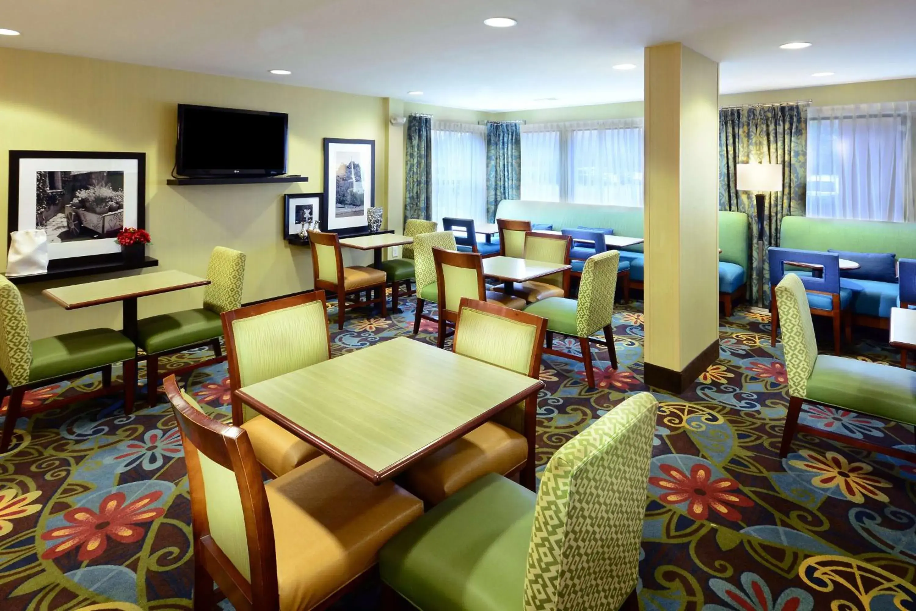 Restaurant/places to eat in Hampton Inn Raleigh/Town of Wake Forest Restaurant/places to eat in Hampton Inn Raleigh/Town of Wake Forest