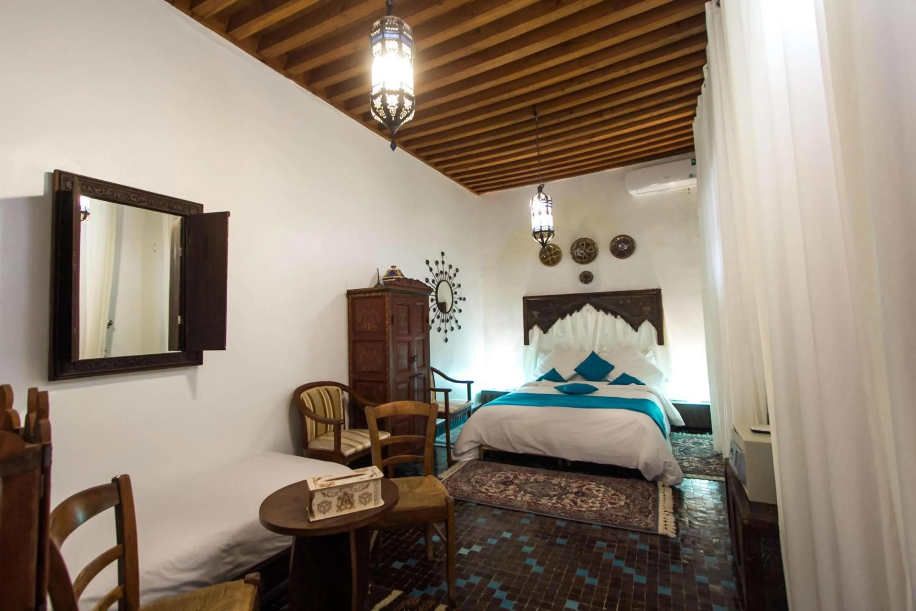 Bed in Riad 53 Fes - Luxury Oasis