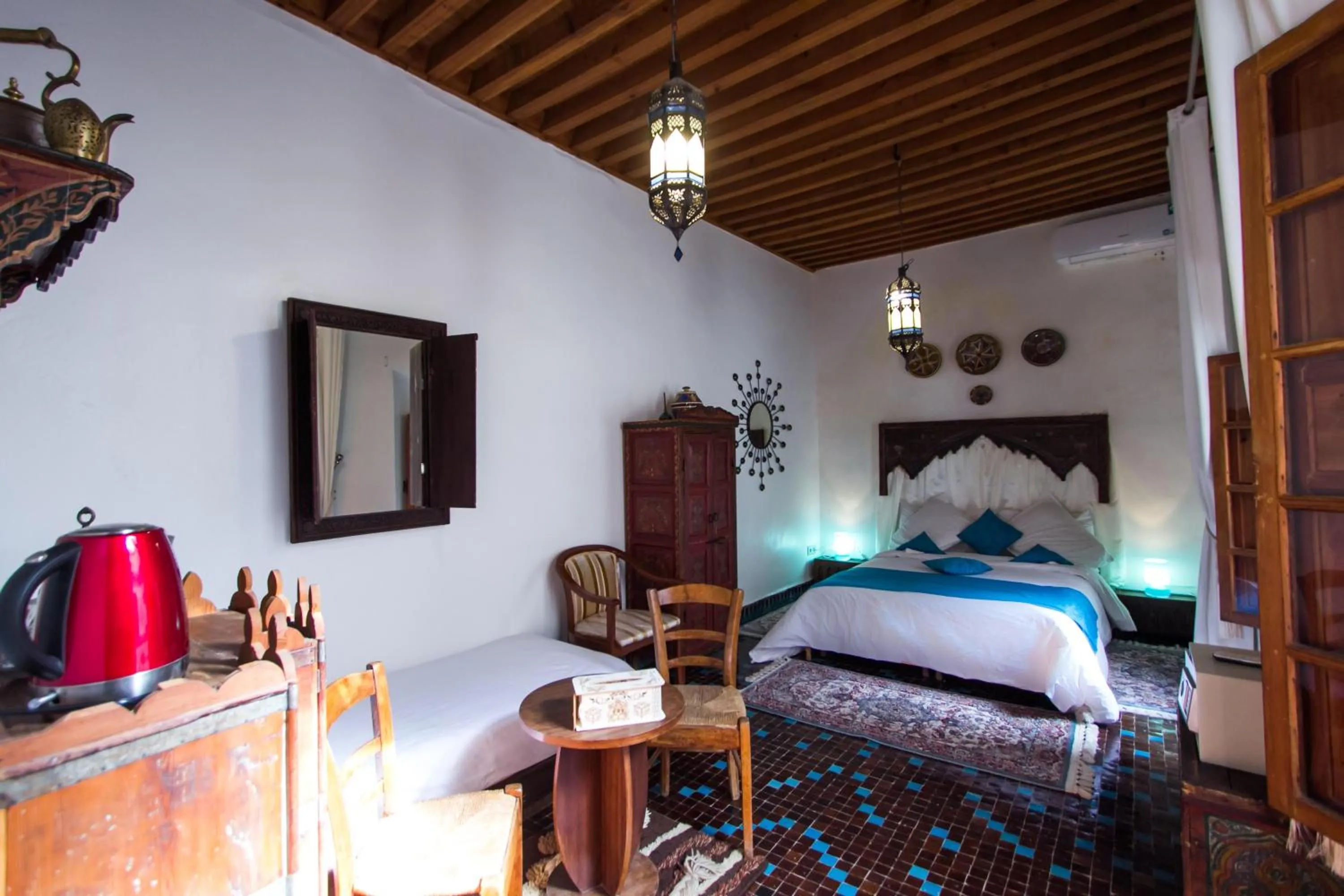Bed in Riad 53 Fes - Luxury Oasis