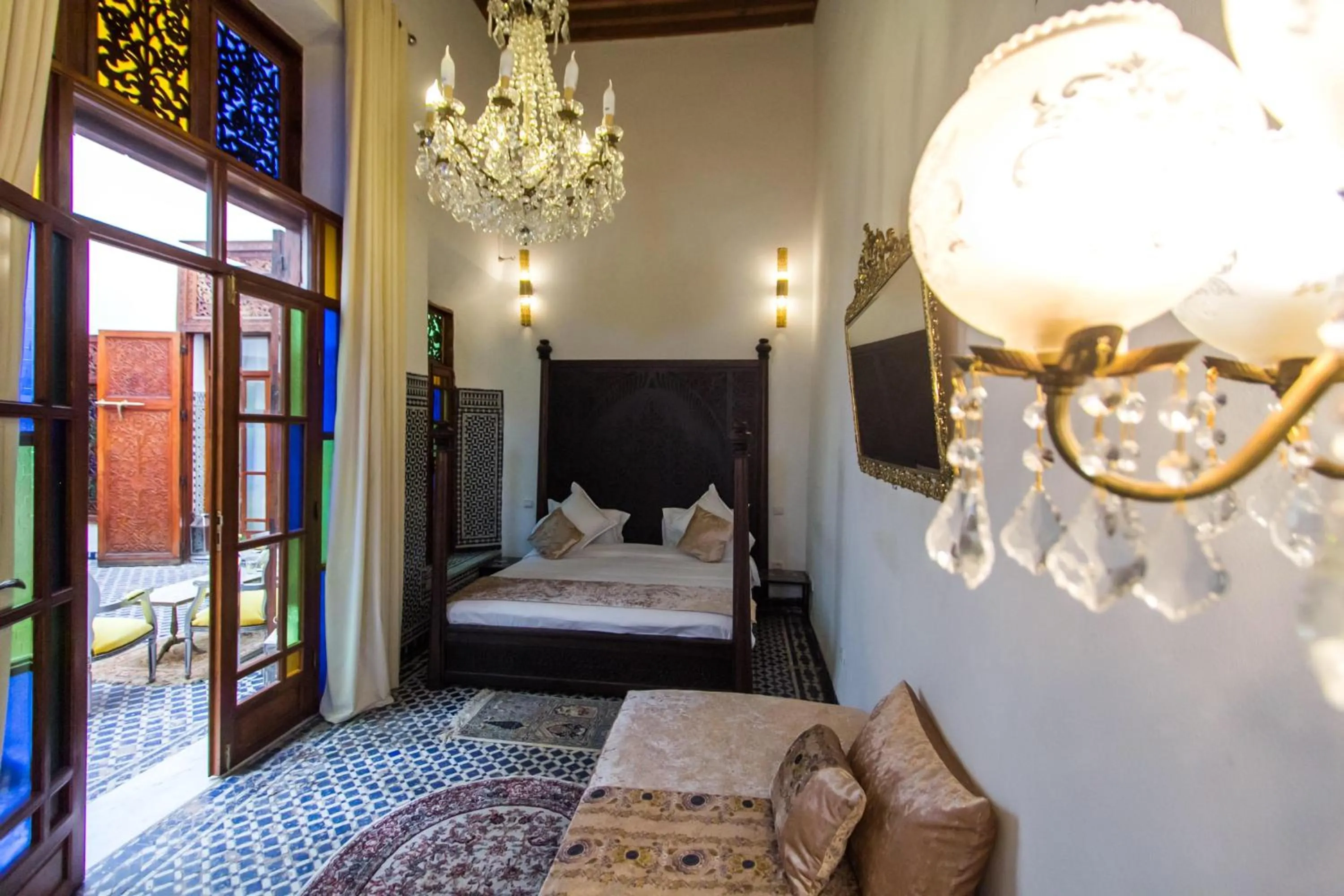 Bed in Riad 53 Fes - Luxury Oasis