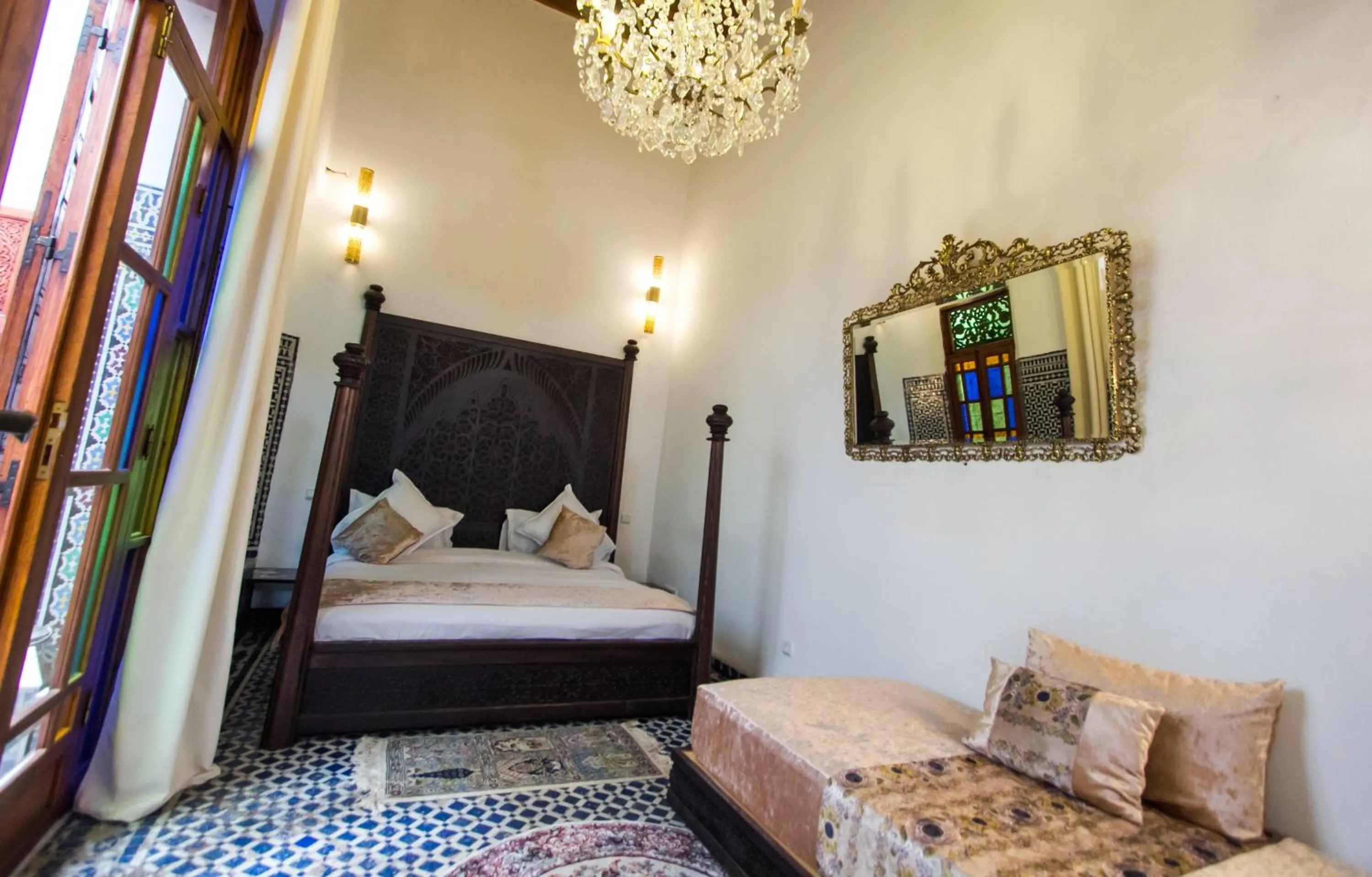 Bed in Riad 53 Fes - Luxury Oasis
