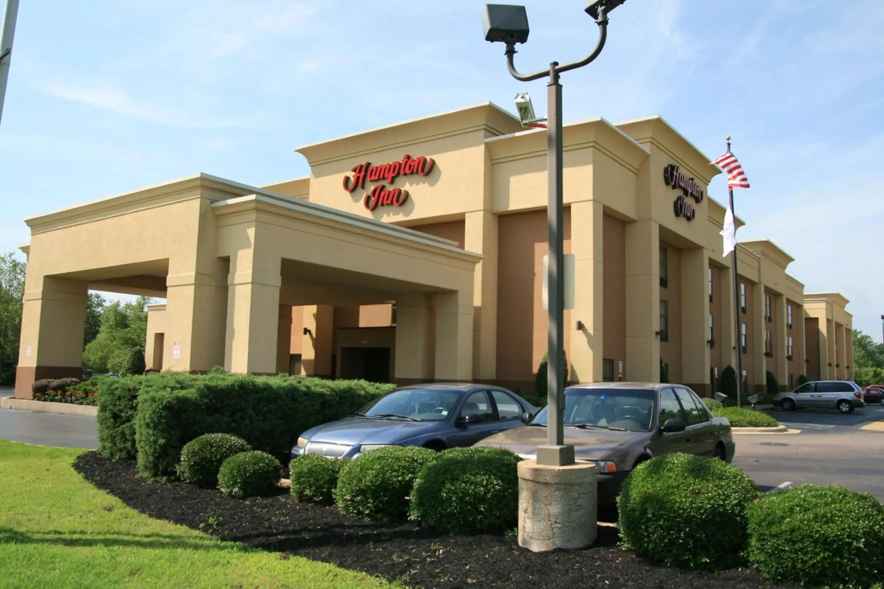 Property building in Hampton Inn Olive Branch Property building in Hampton Inn Olive Branch