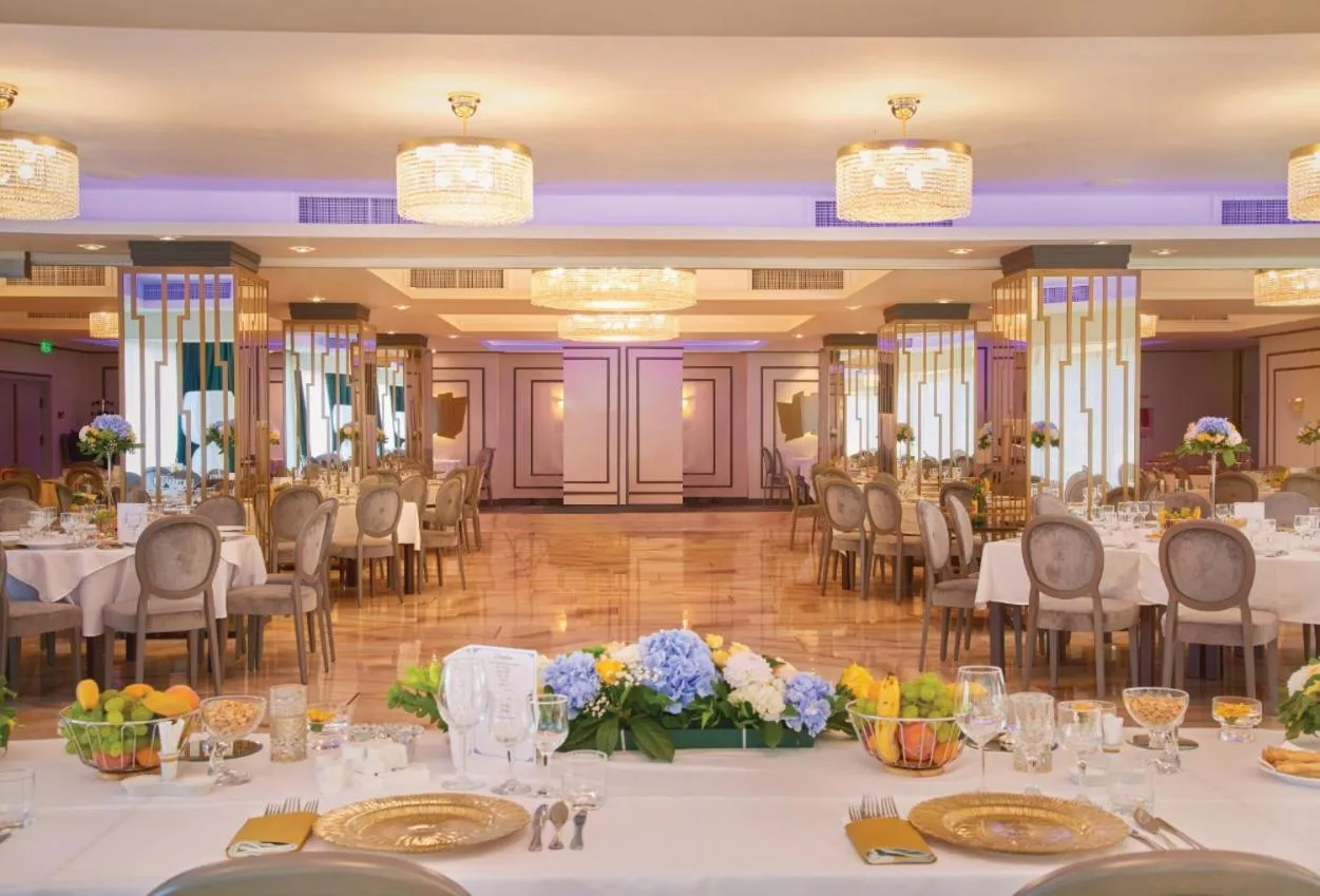 Meals in Hotel Univers