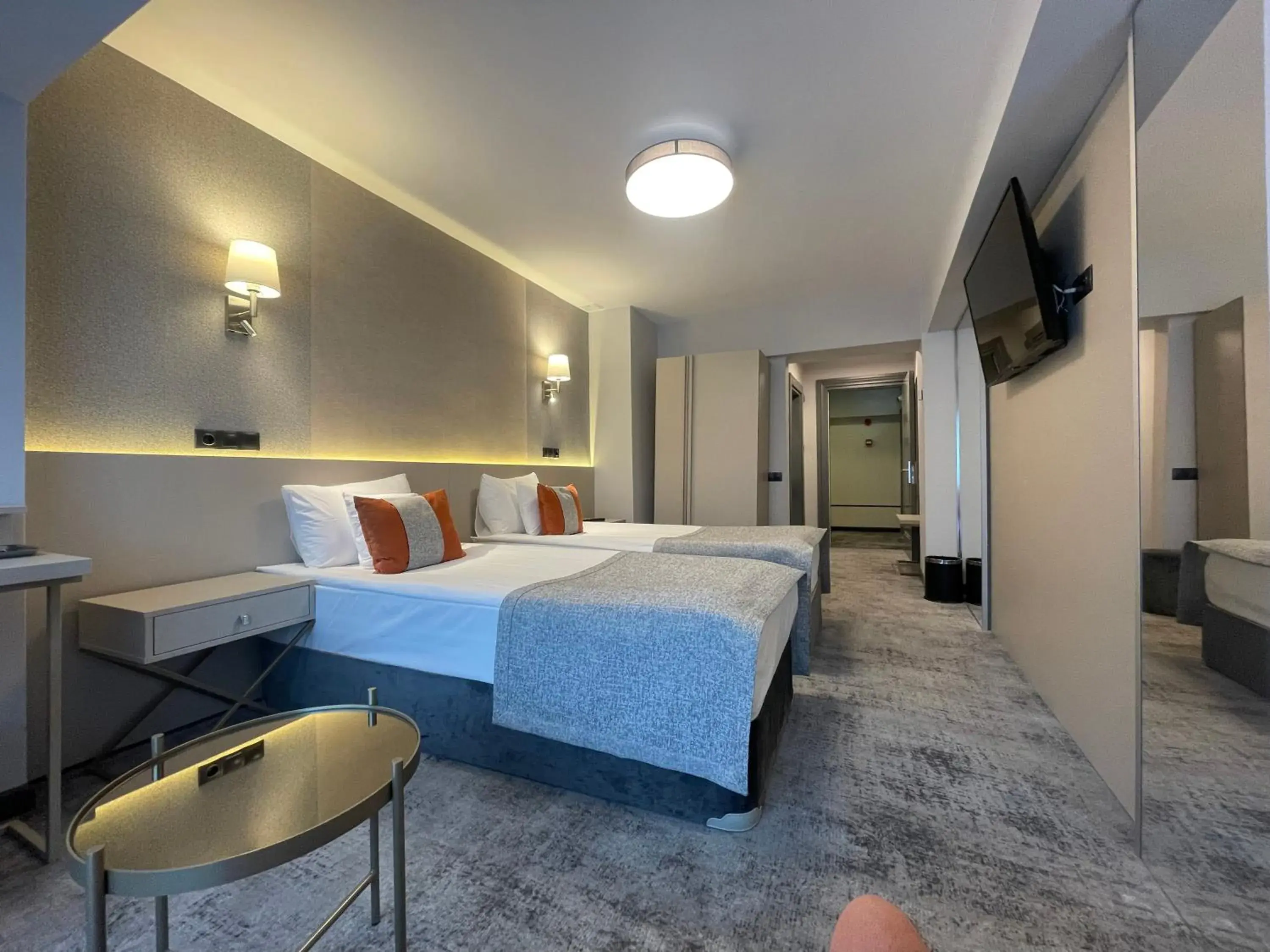 Economy Double or Twin Room in Hotel Univers Economy Double or Twin Room in Hotel Univers