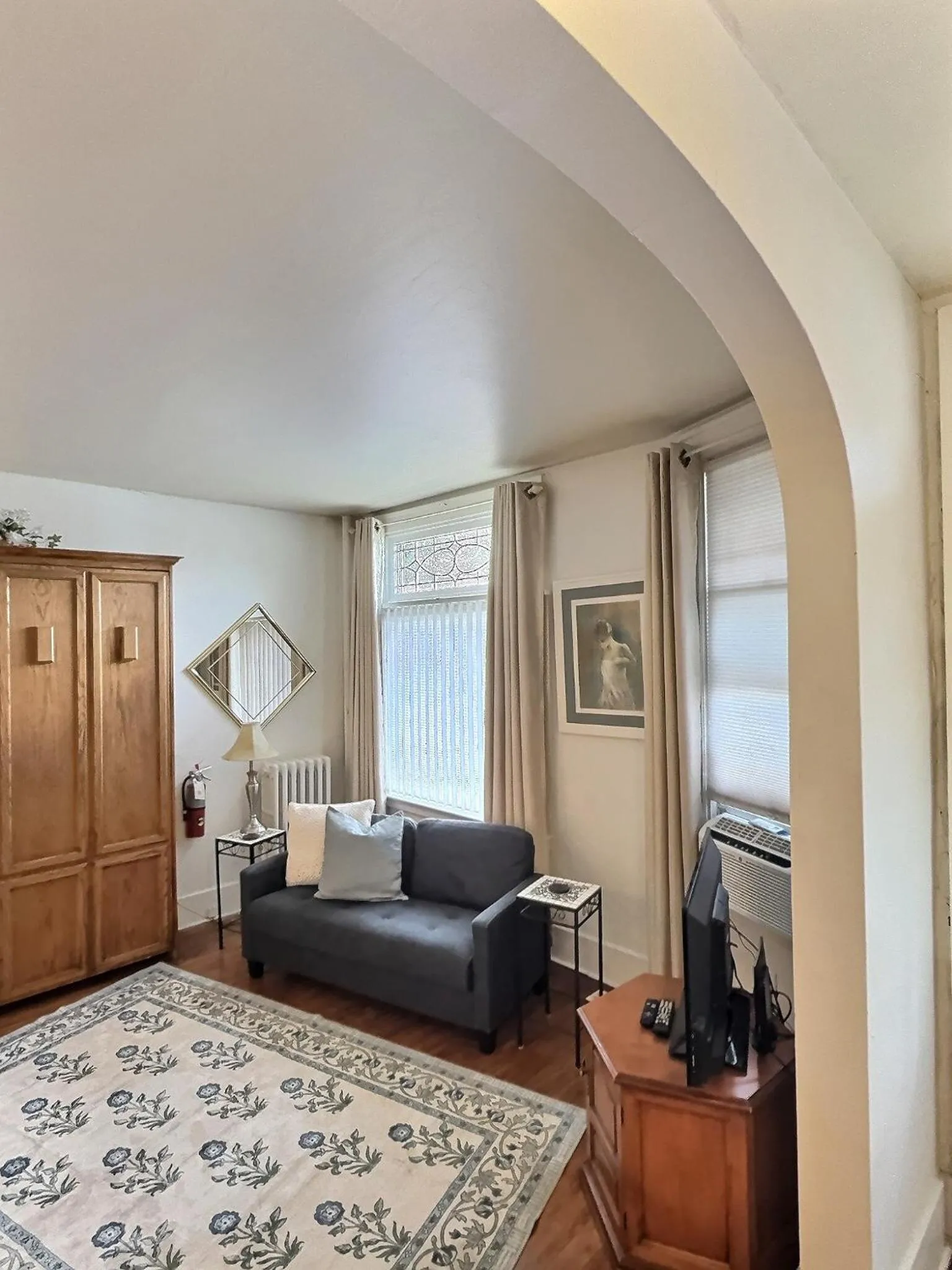 Bed in Historic LaSalle Downtown