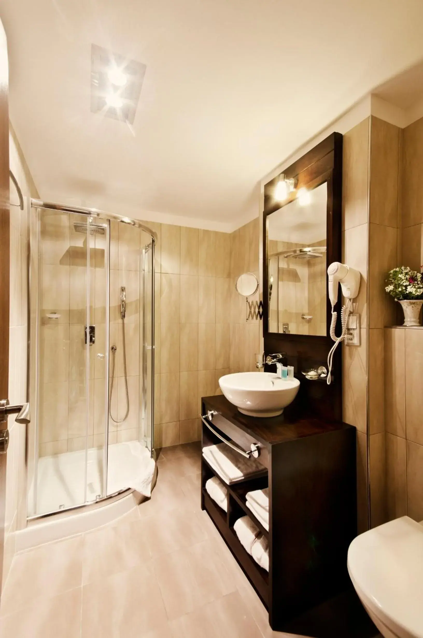 Suite (4 Adults) in Hotel Annín Suite (4 Adults) in Hotel Annín