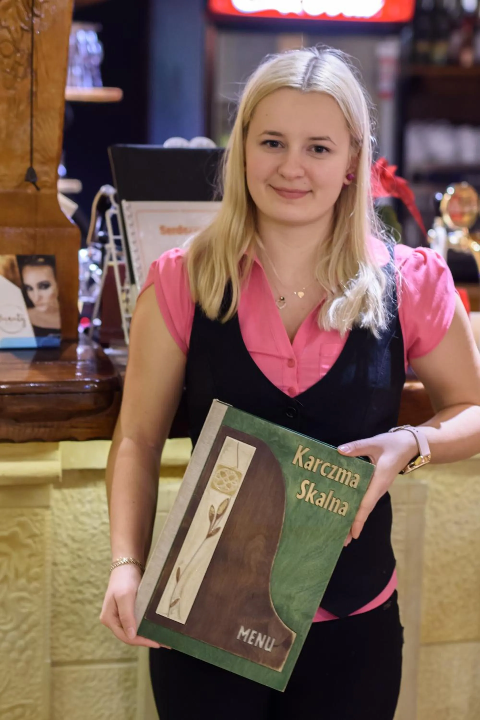 Staff in Dwór Skalny Apartamenty, Pokoje i Restauracja Karczma Skalna