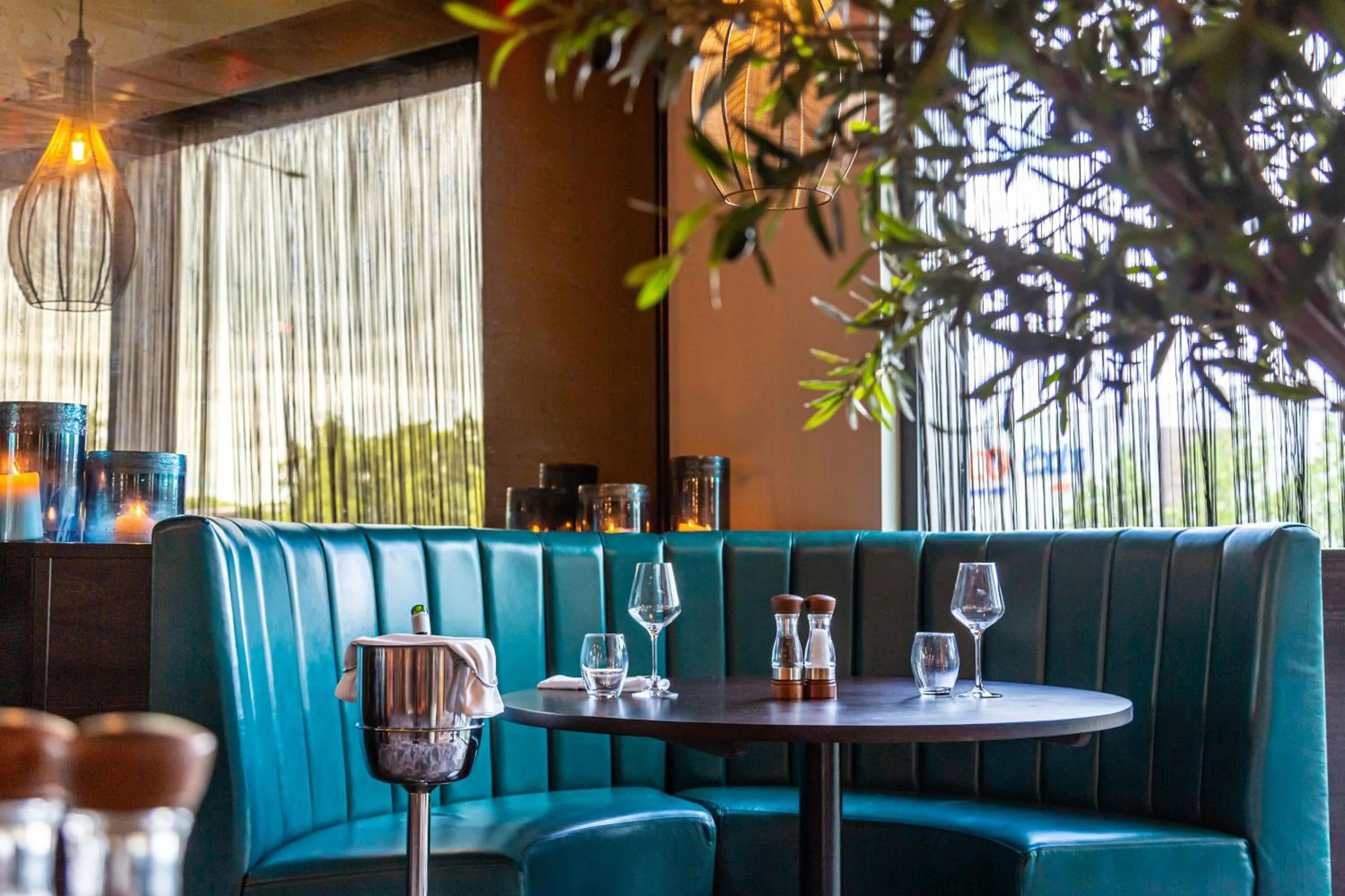 Restaurant/places to eat in Casa Hotel